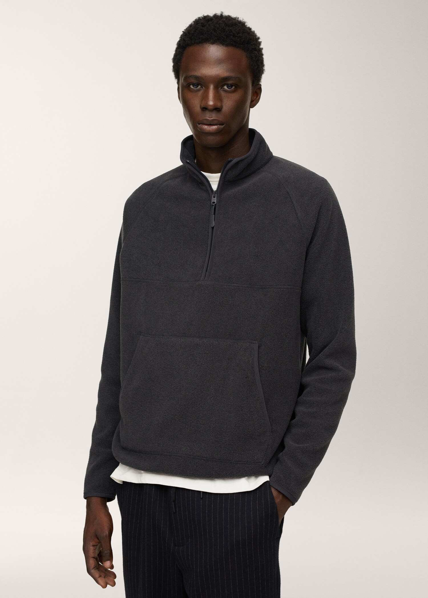 Zip-neck fleece sweatshirt - Medium plane