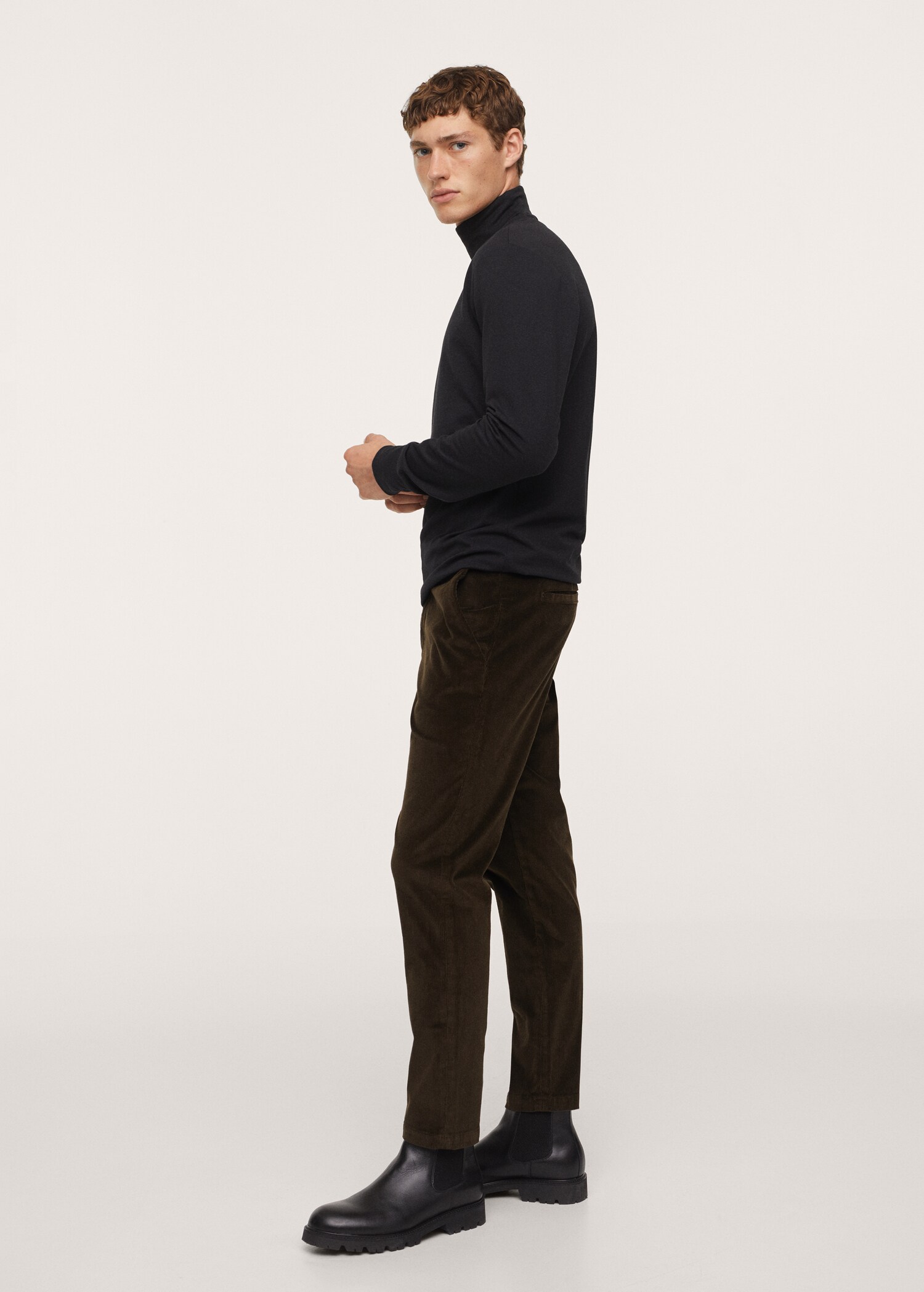 Tapered cropped corduroy trousers - Details of the article 2
