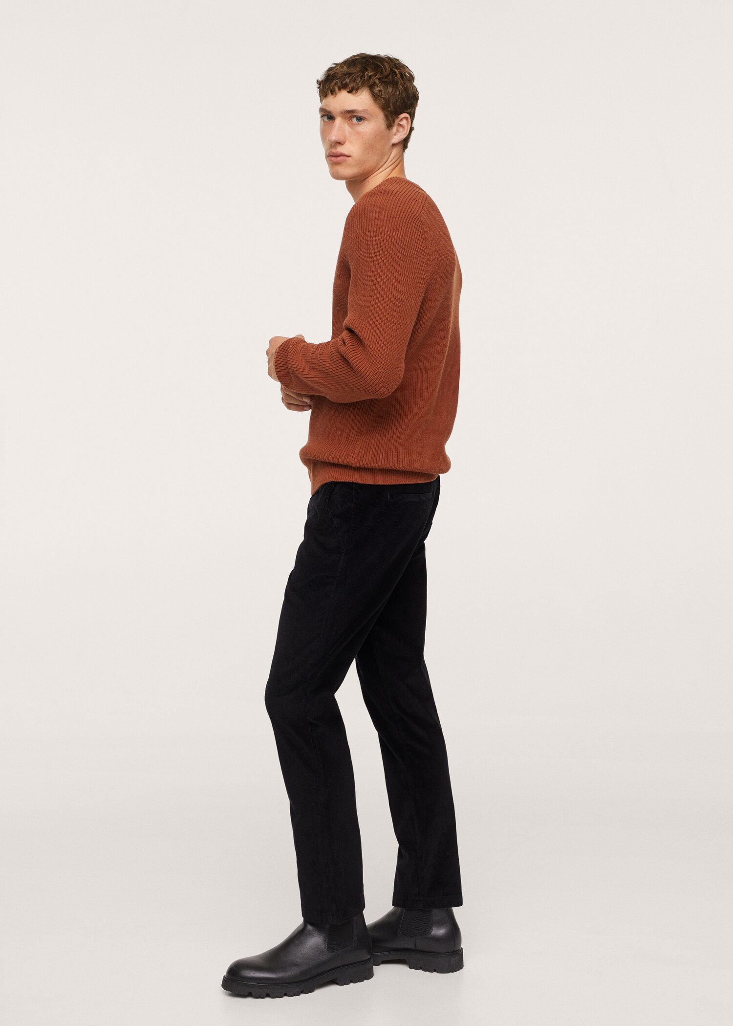 Tapered cropped corduroy trousers - Details of the article 2