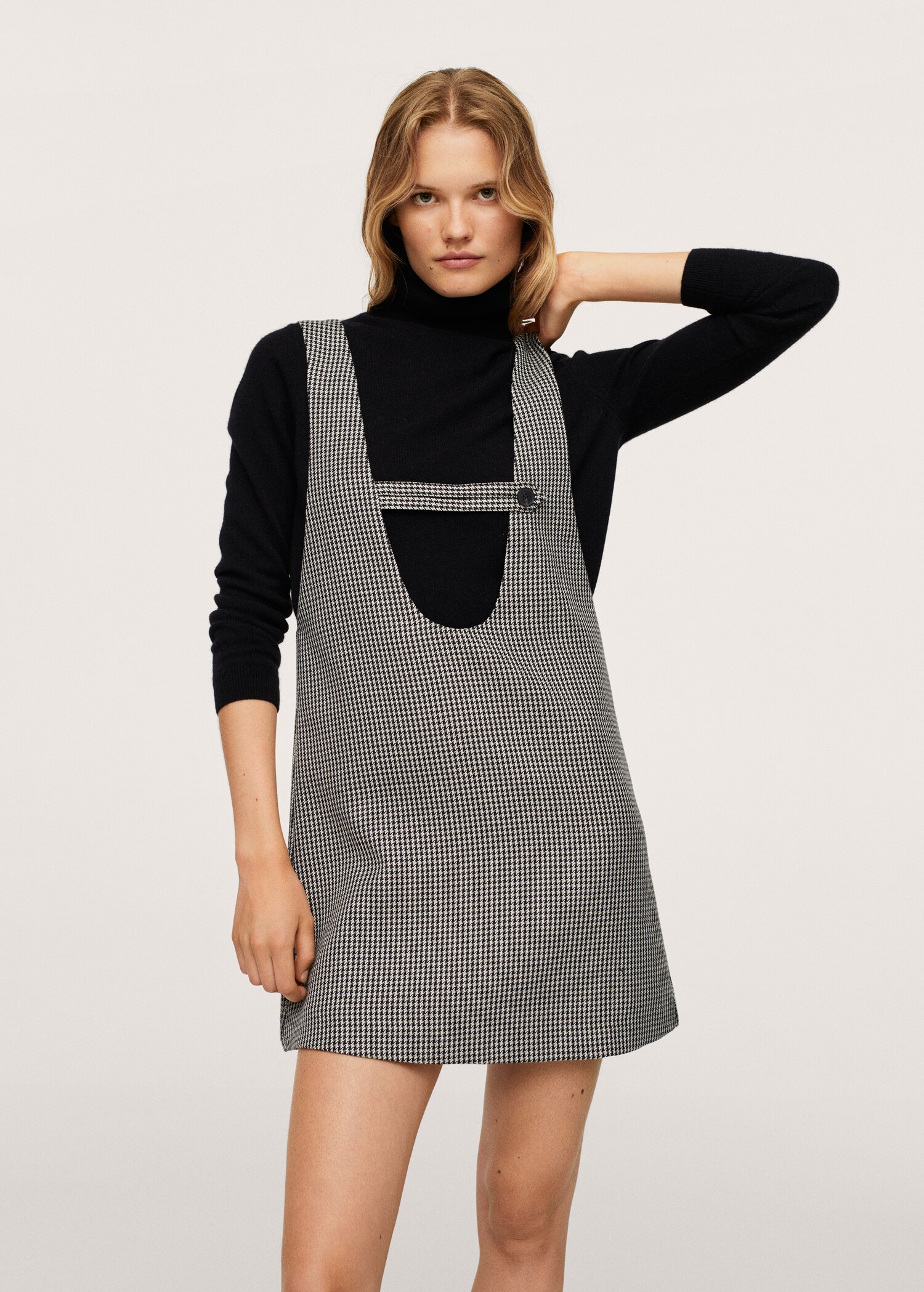 Vestido cuadros corto  - Plano medio