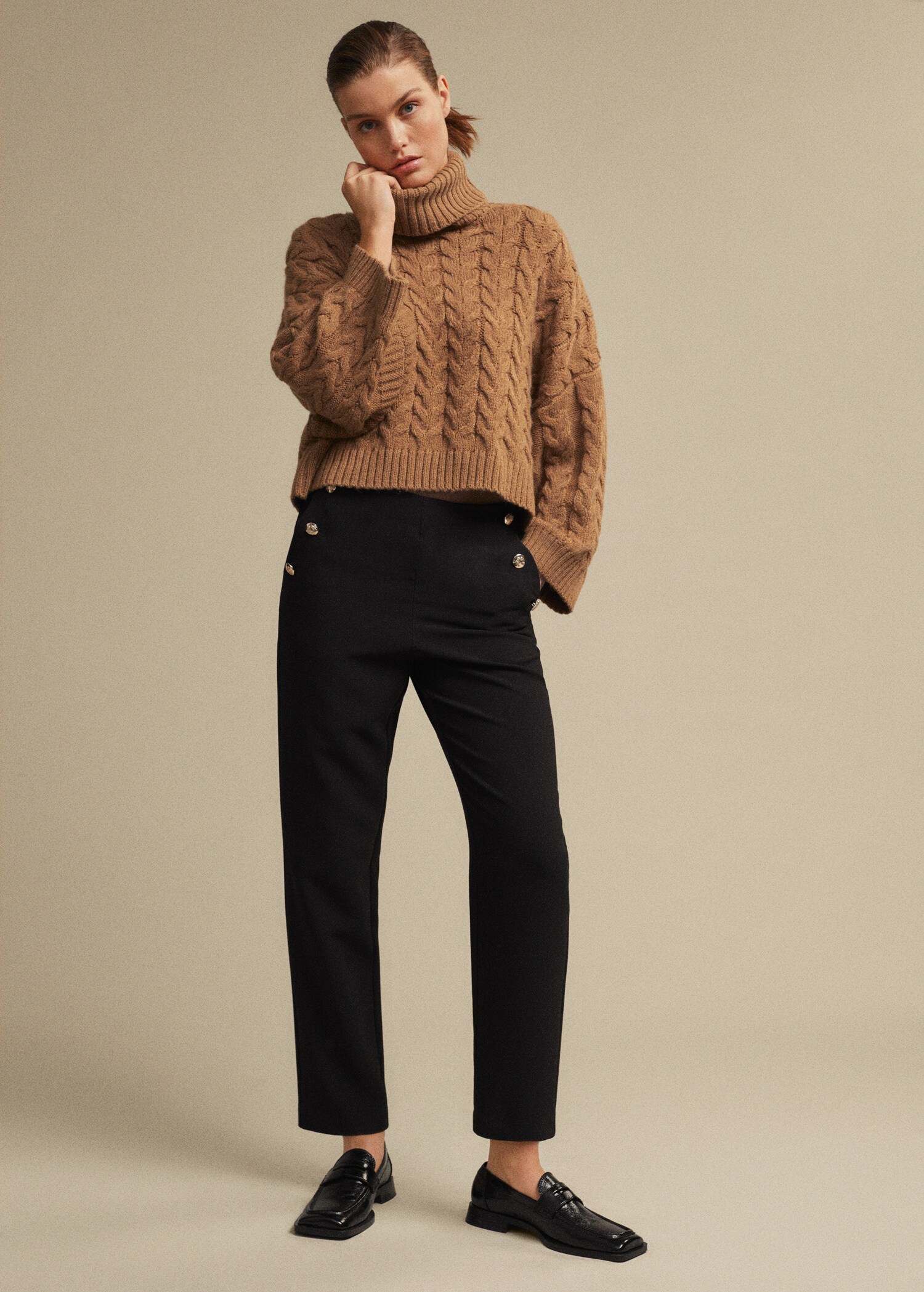 Cropped button trousers - Details of the article 5