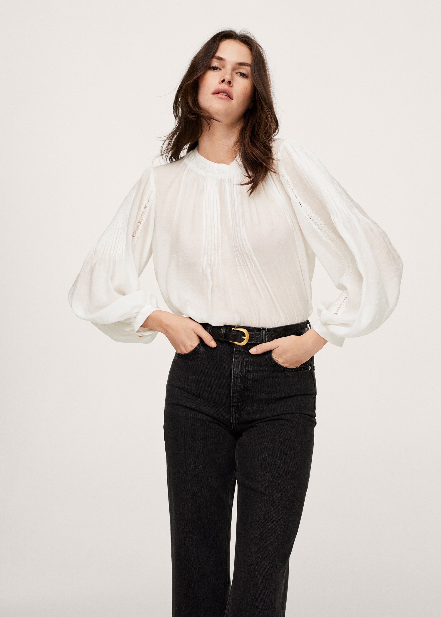 Blusa manga abullonada - Plano medio