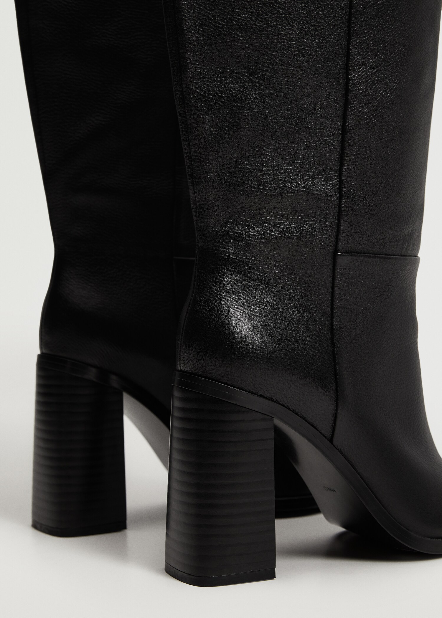 Bota alta tacón piel  - Detalle del artículo 2