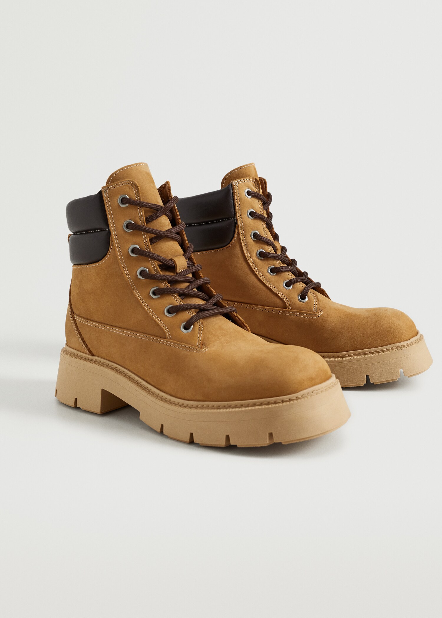 Bota piel cordones - Plano medio