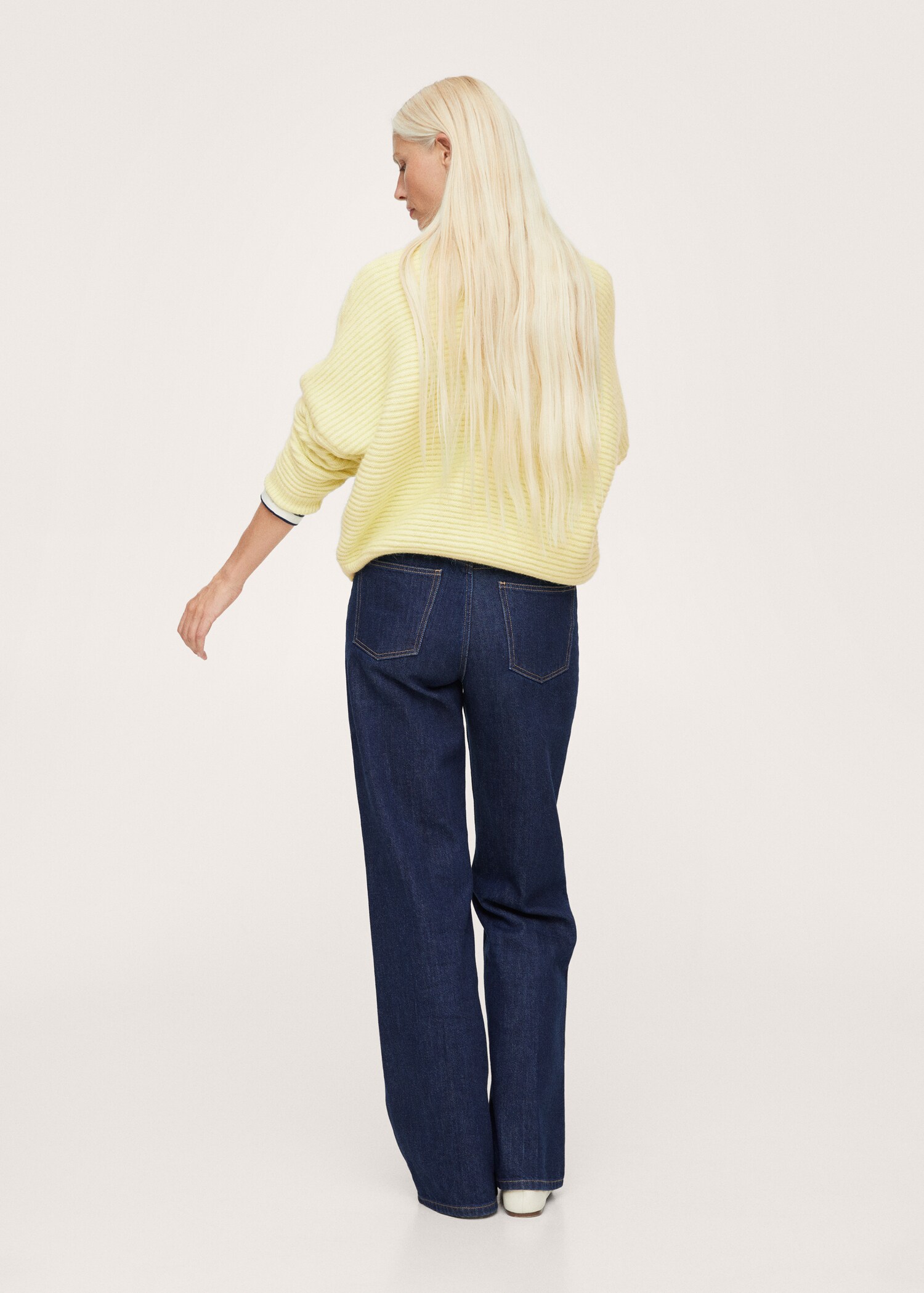 Oversize knit sweater - Reverse of the article