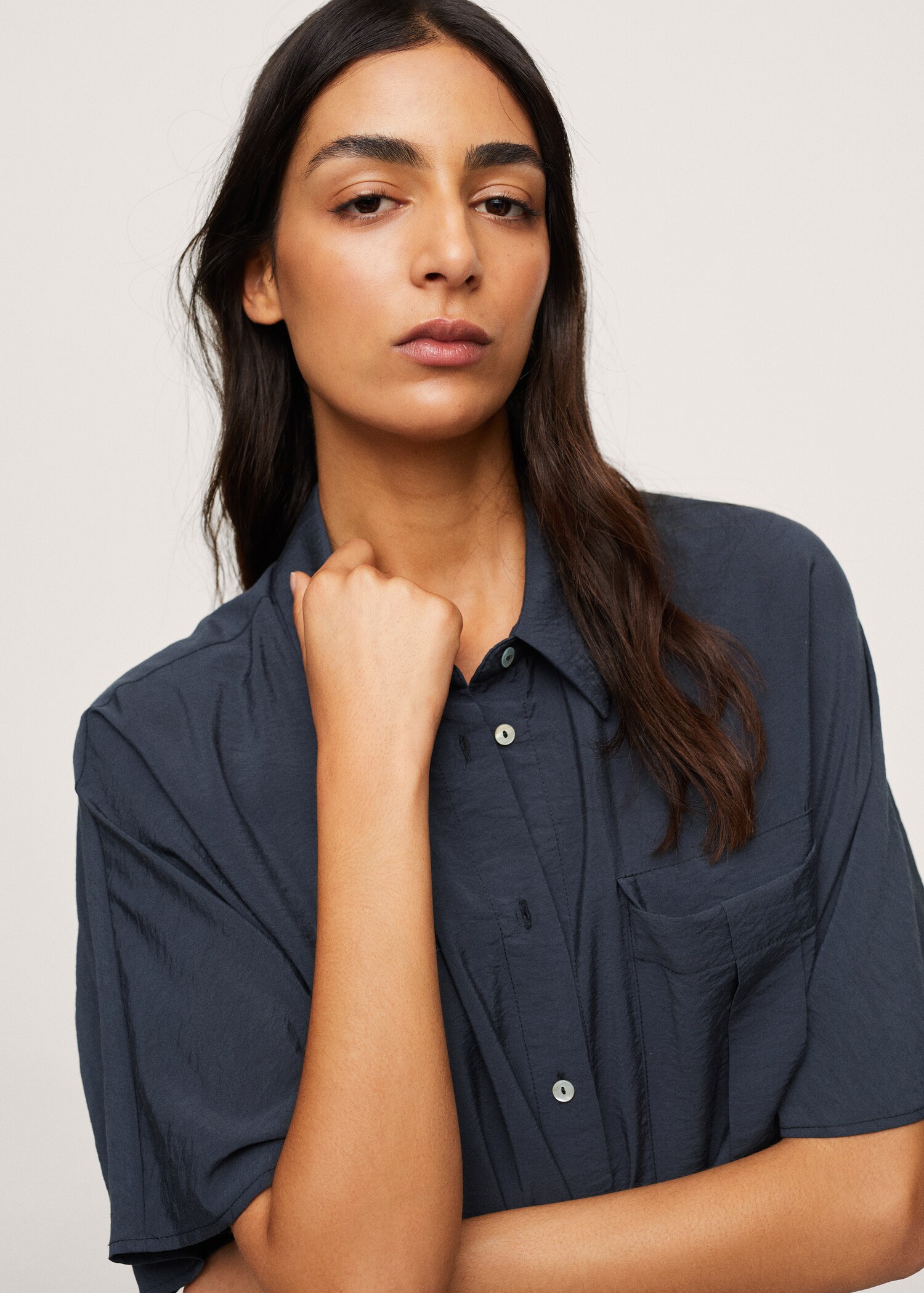 Vestido camisero modal - Plano medio