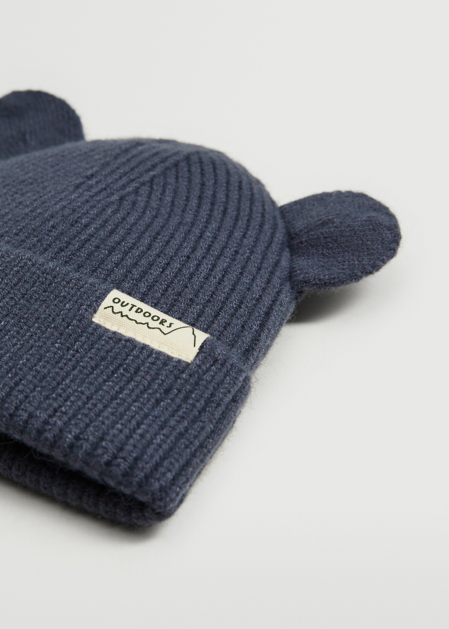 Gorro punto orejitas - Plano medio