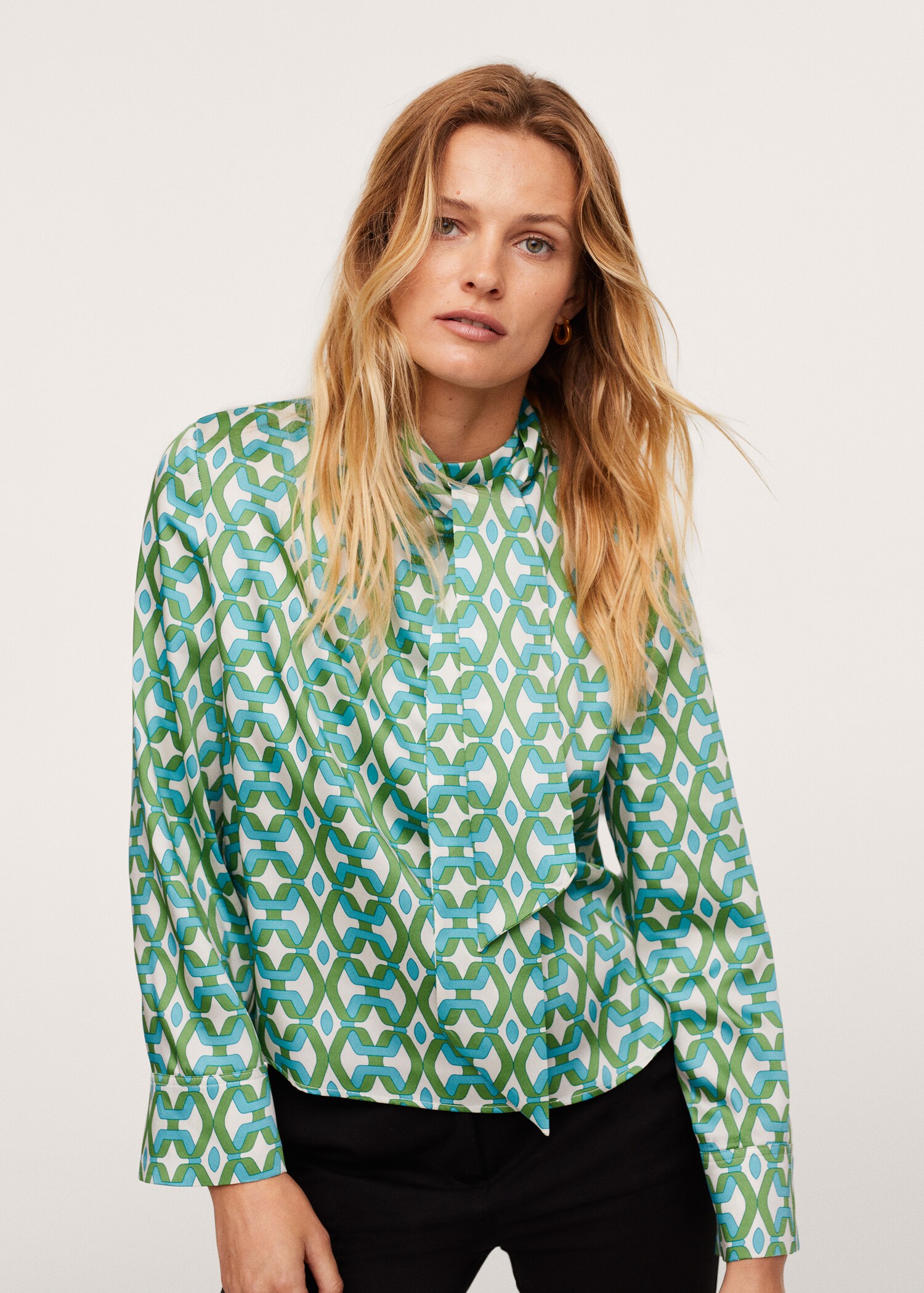 Blusa estampado geométrico - Plano medio