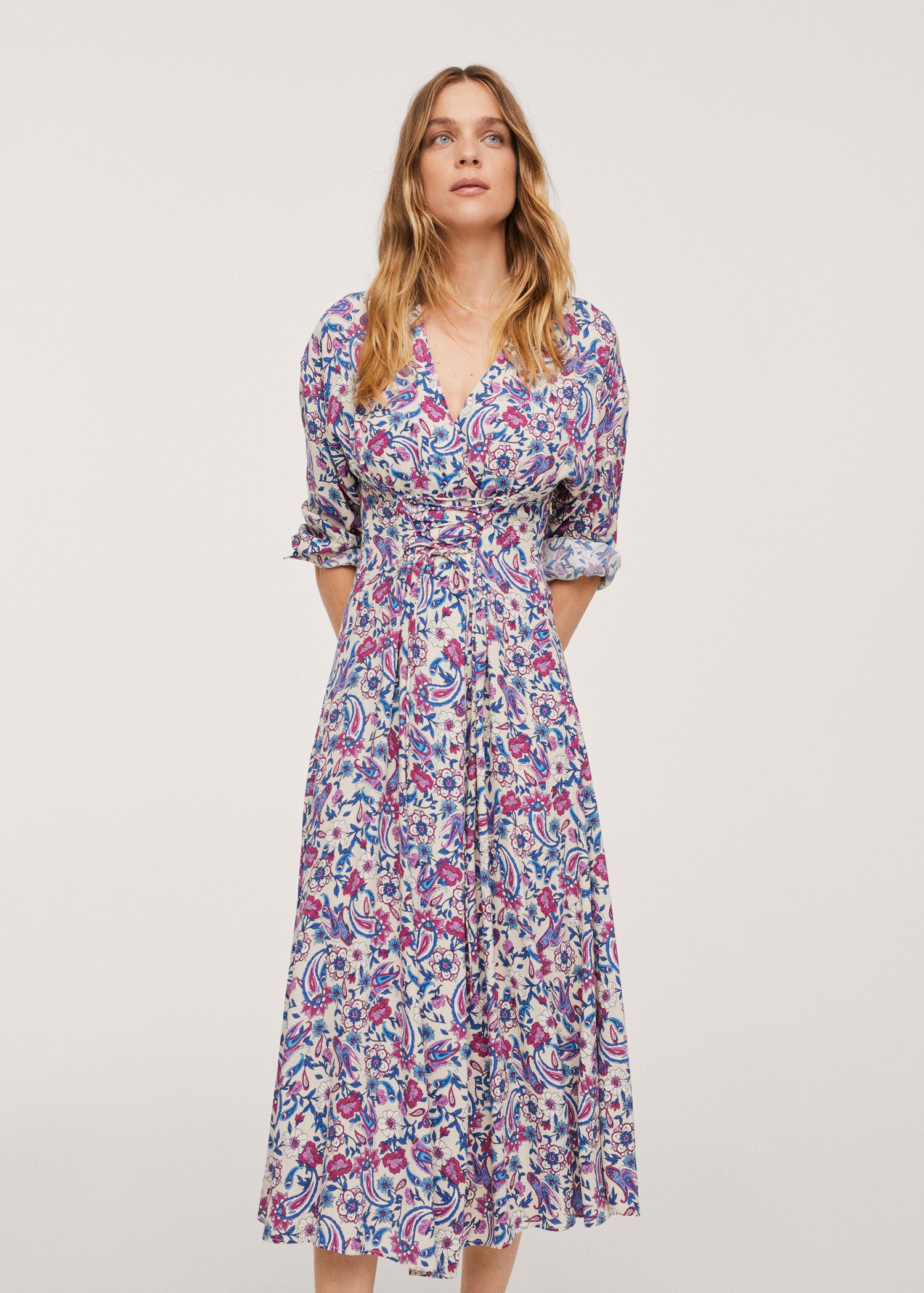 Vestido estampado floral - Plano medio