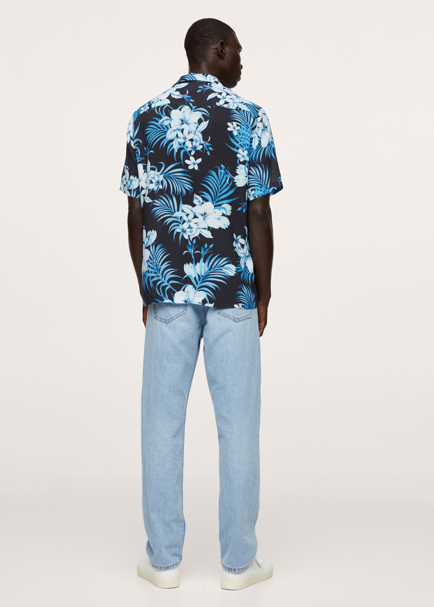 Hawaiian flowy shirt - Reverse of the article