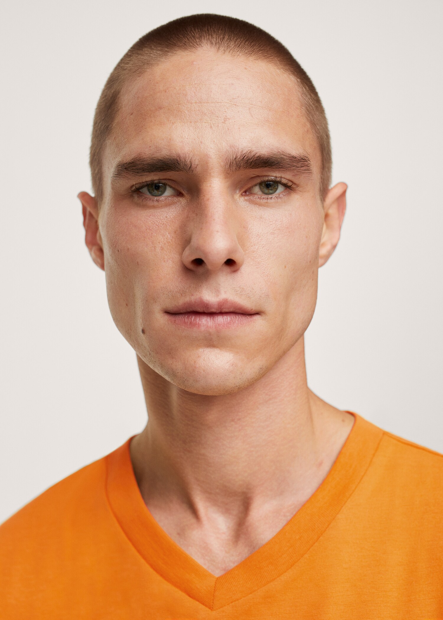 Sustainable cotton basic T-shirt - Details of the article 1
