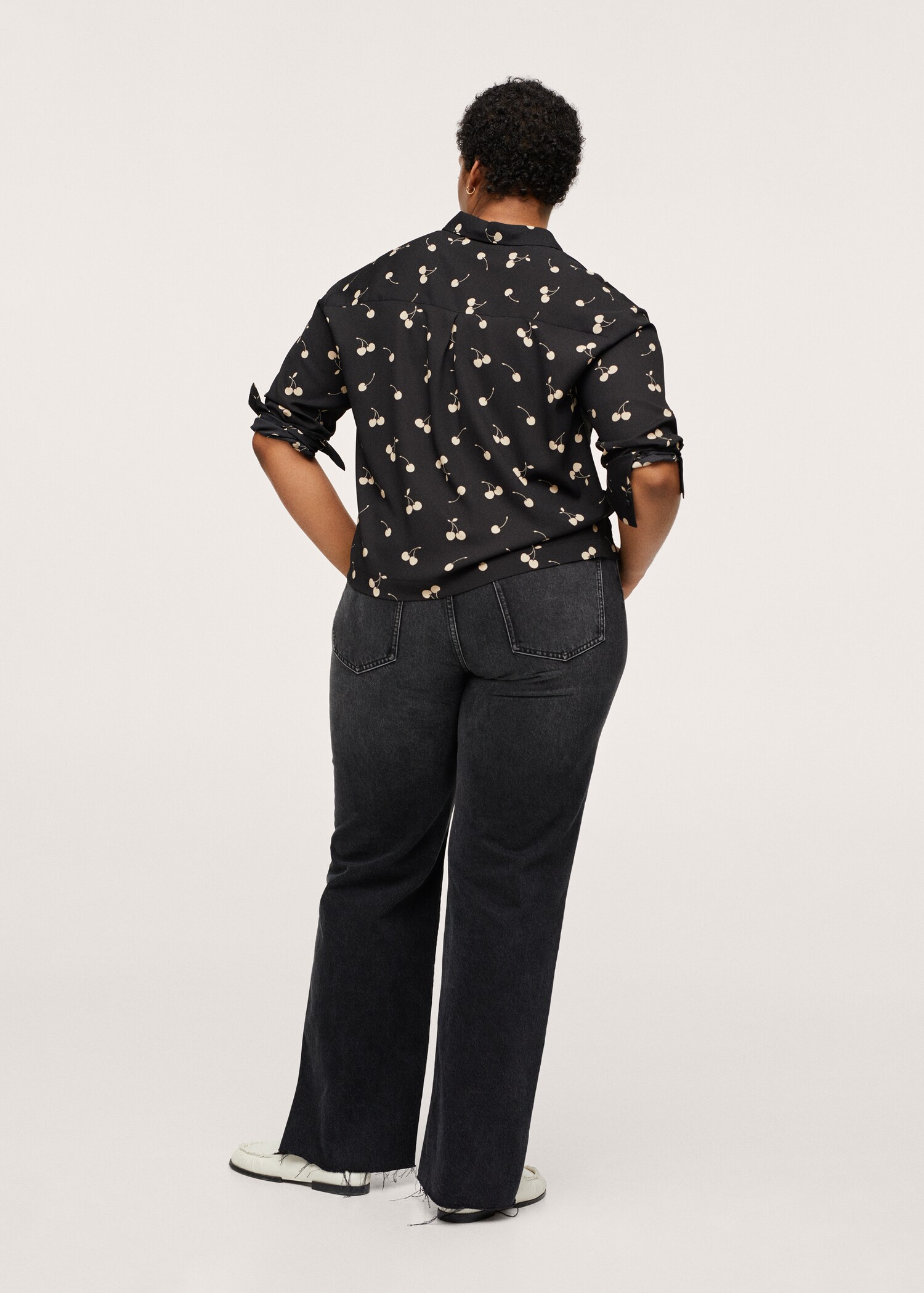 Blusa fluida estampada - Reverso del artículo