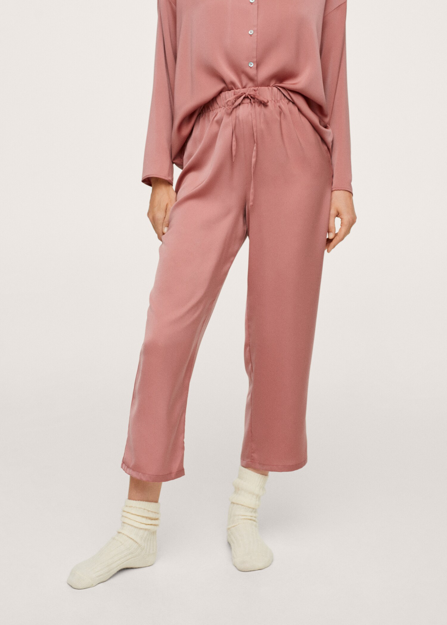 Pantalón pijama satinado - Plano medio