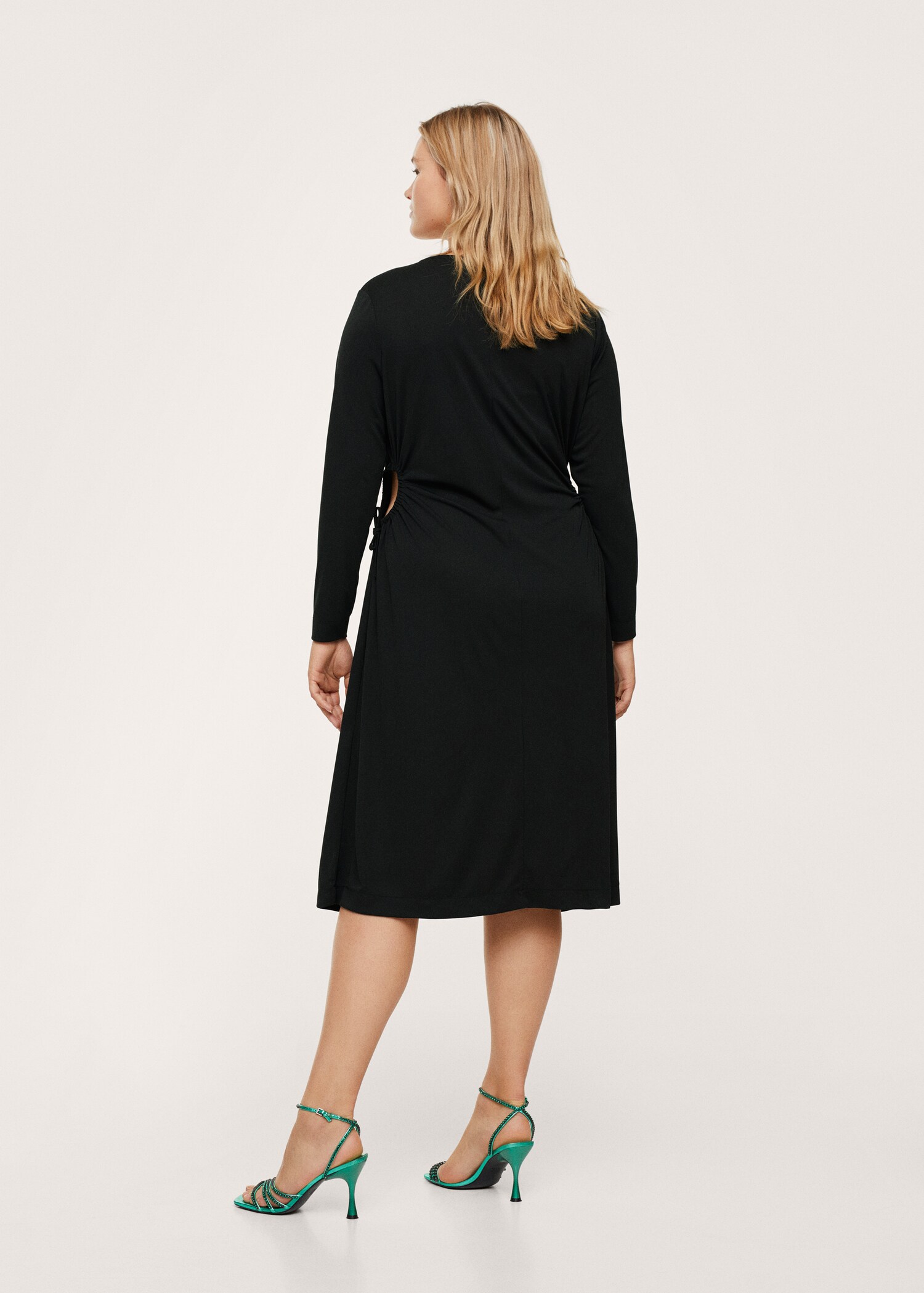 Side slit dress - Reverse of the article