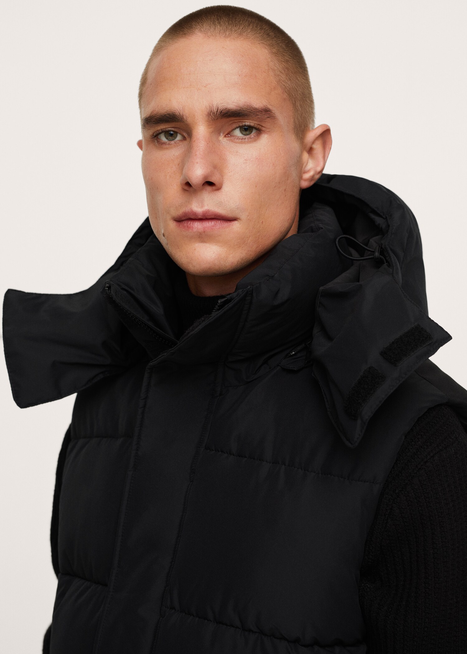 Quilted gilet with hood - Details of the article 1