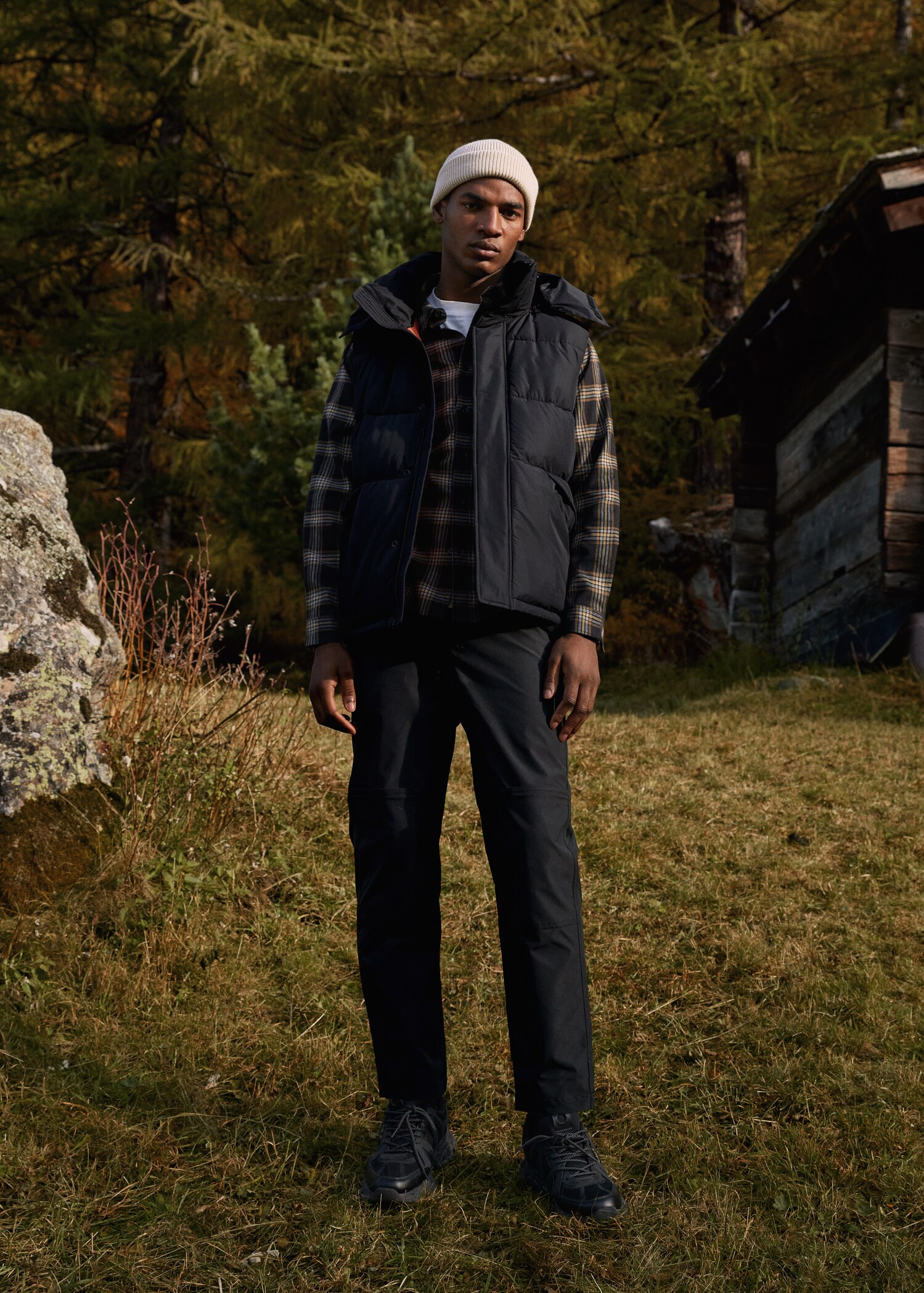 Quilted gilet with hood - Details of the article 5