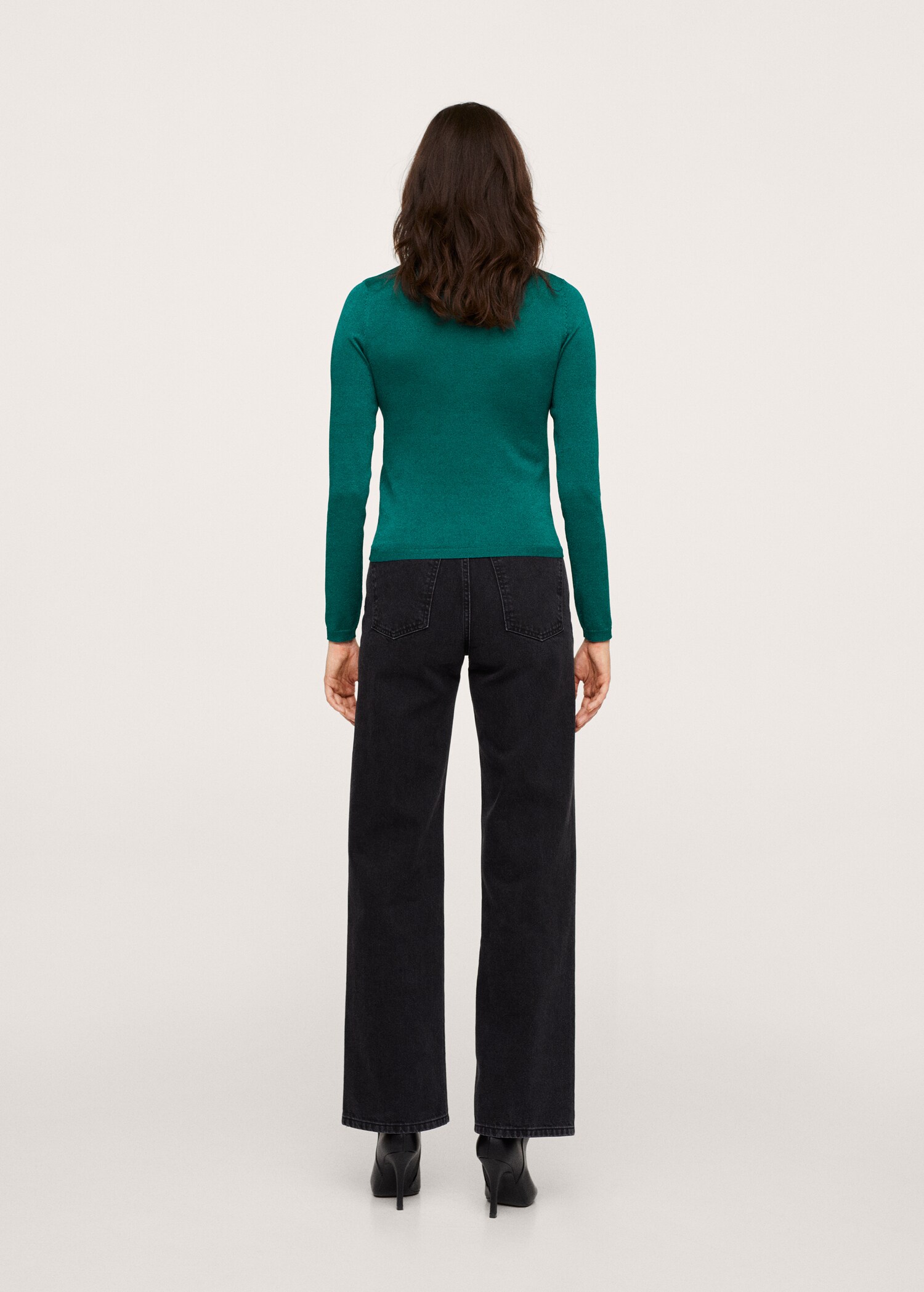 Feiner Pullover mit Metallic-Effekt - Rückseite des Artikels