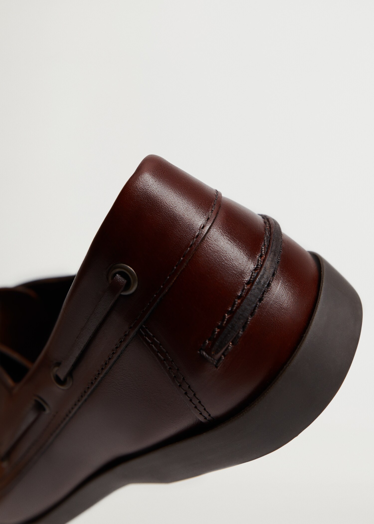 Leather boat shoes - Details of the article 2