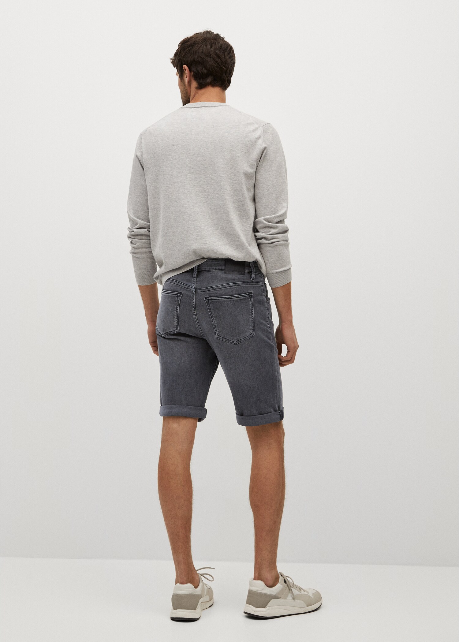 Dunkelgraue Jeans-Bermudashorts  - Rückseite des Artikels