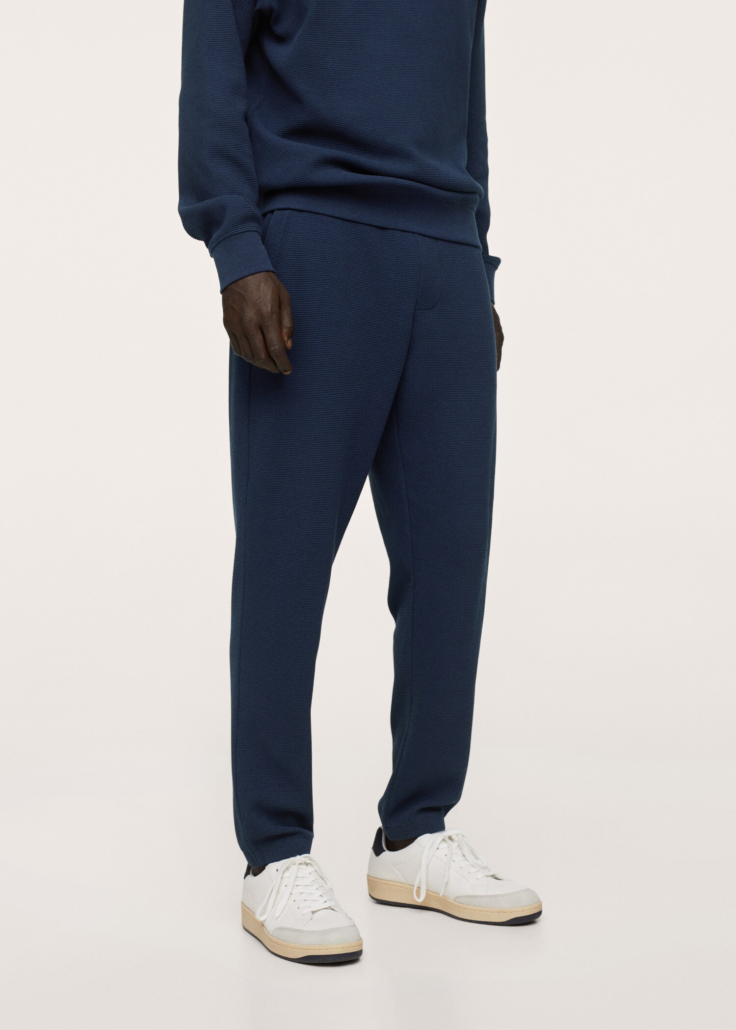 Pantalón jogger estructura - Plano medio