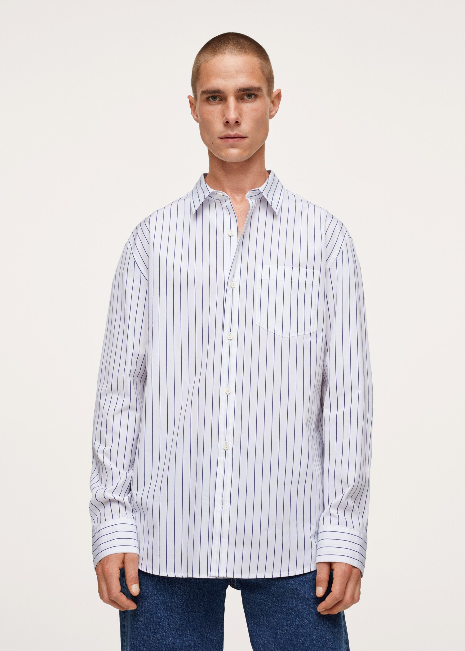Camisa relaxed-fit rayas - Plano medio