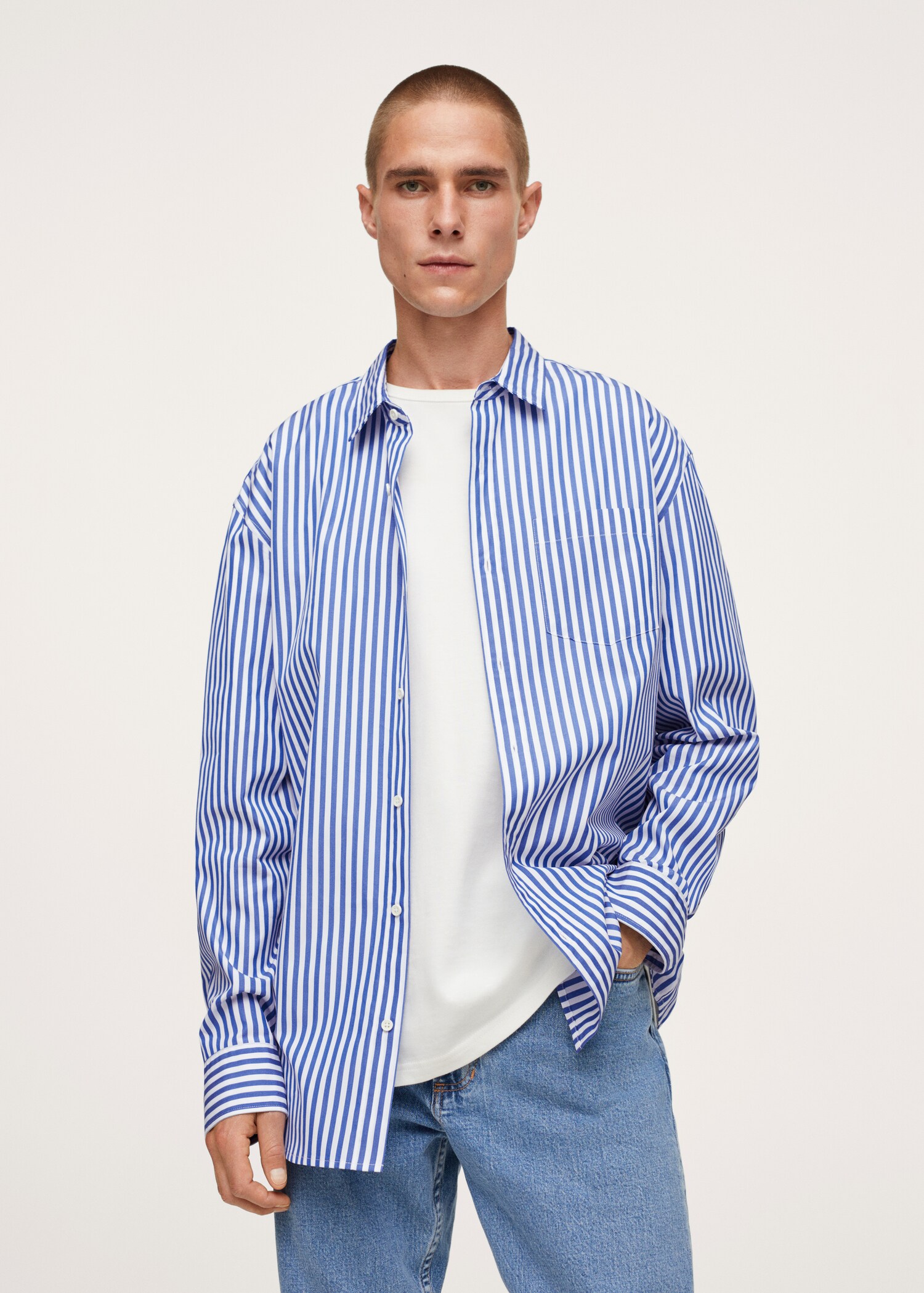 Camisa relaxed-fit rayas - Plano medio