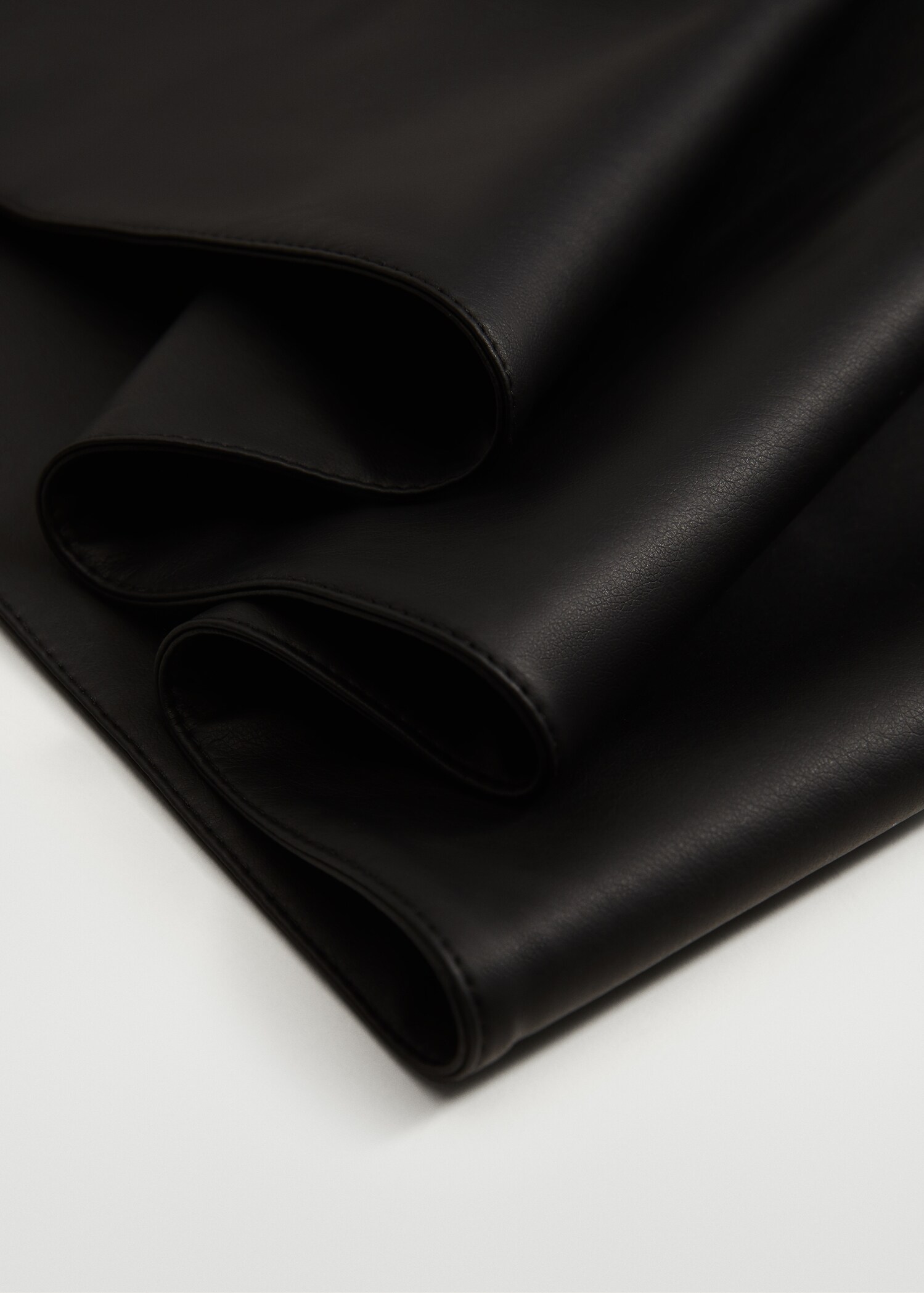 Šátek koženého vzhledu - Detail zboží 2