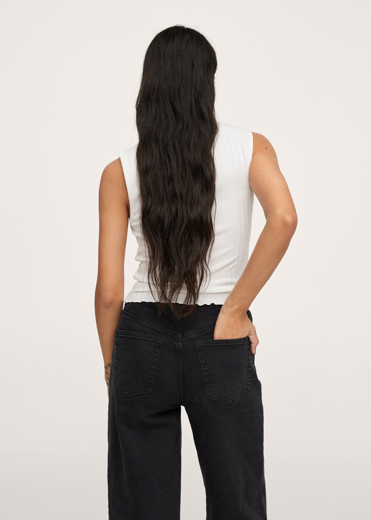 High collar ribbed top - Reverse of the article