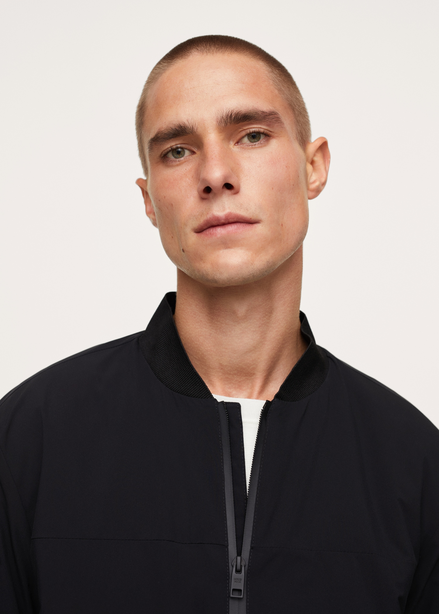 Chaqueta bomber impermeable - Detalle del artículo 1