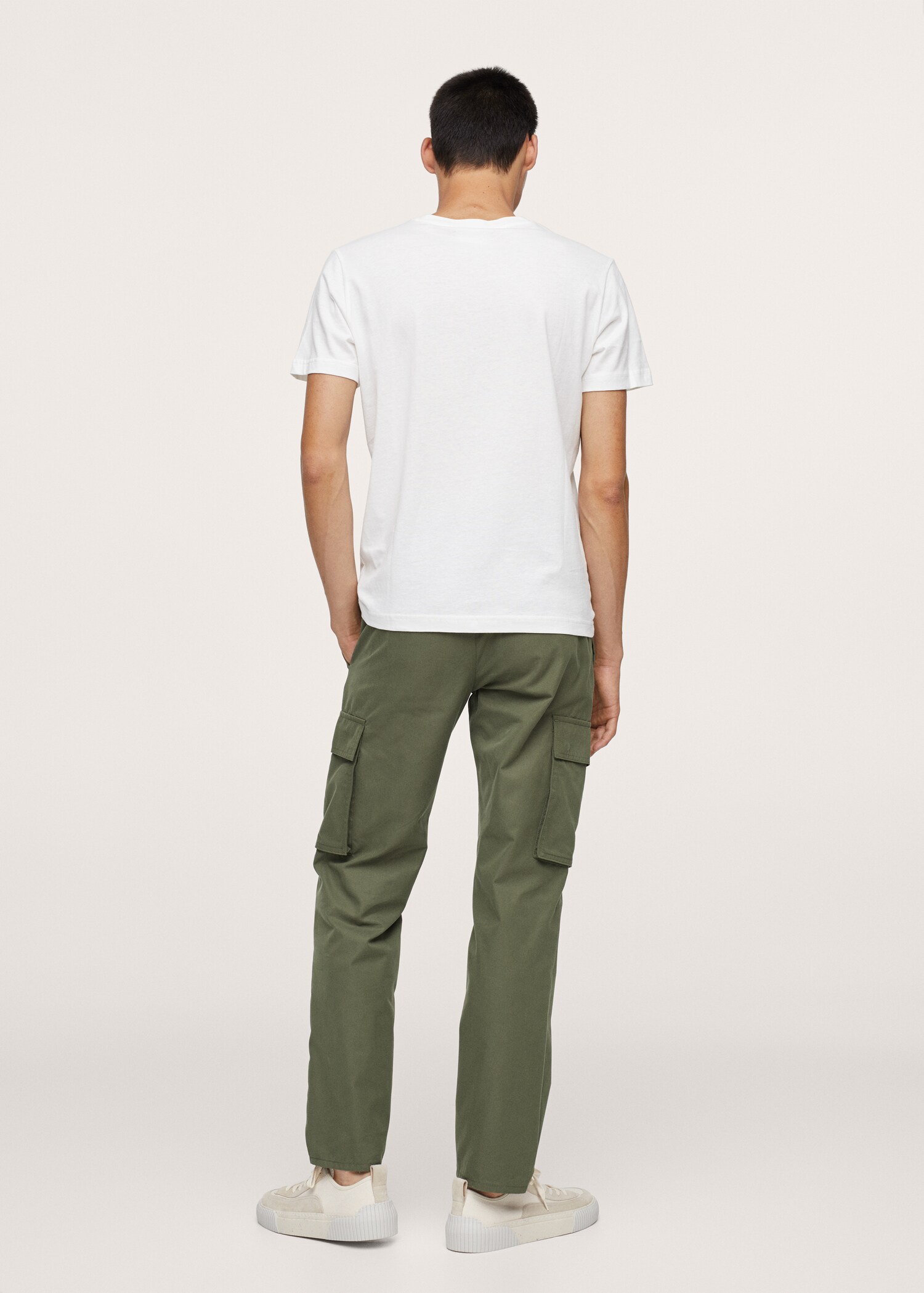 Pantalón jogger cargo - Reverso del artículo
