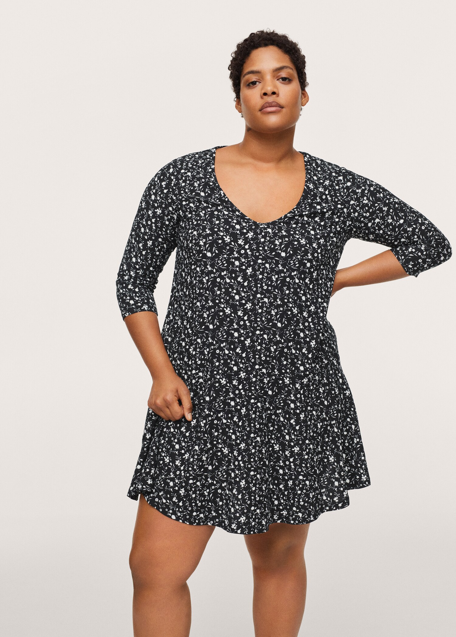 Vestido estampado floral - Plano medio