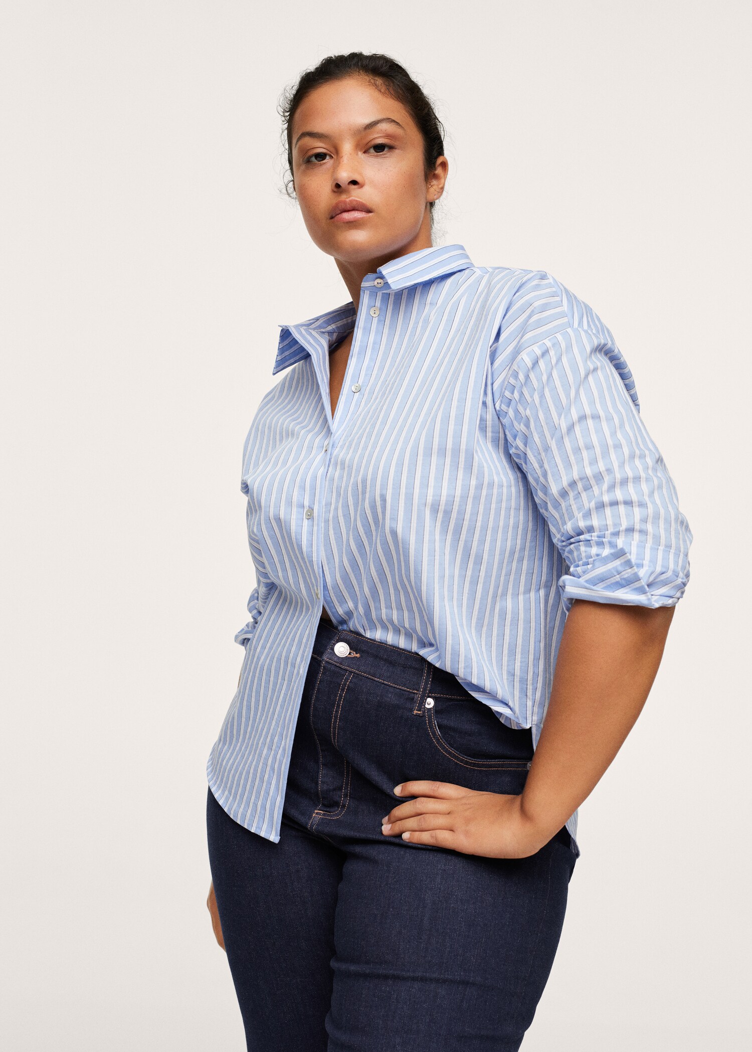 Jeans culotte tiro medio - Plano medio