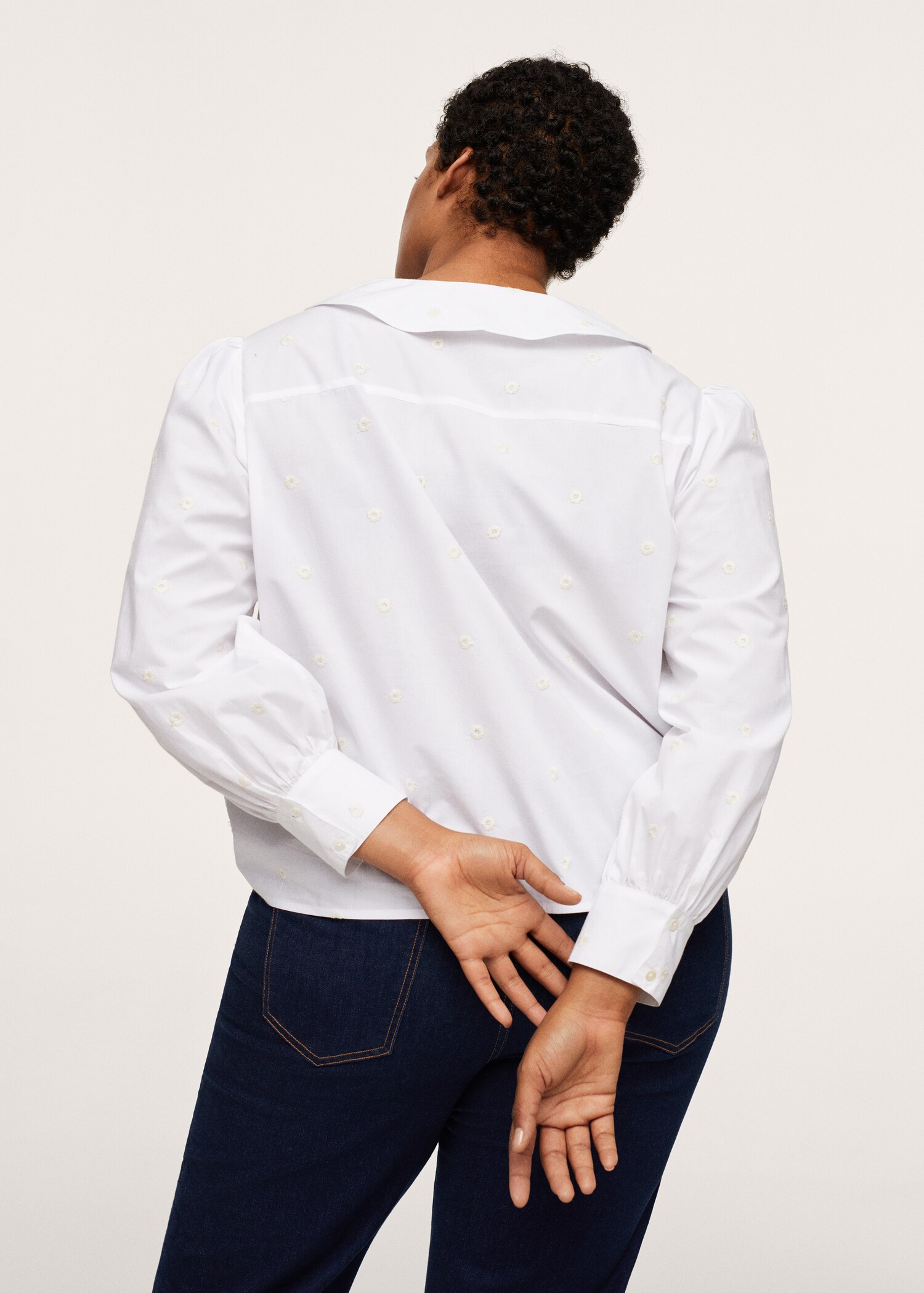 Blusa cuello solapa - Reverso del artículo