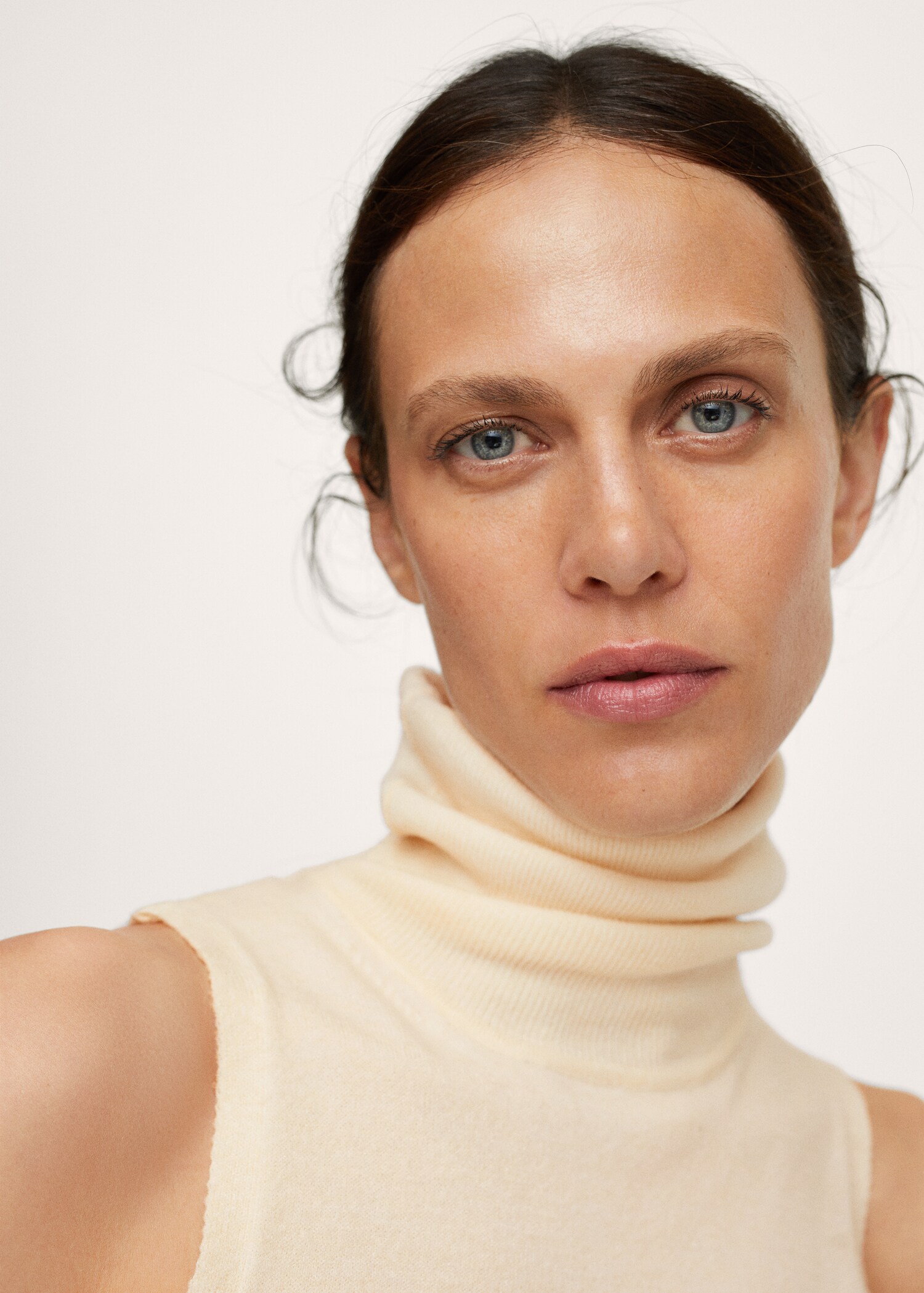 Turtleneck knit top - Details of the article 2