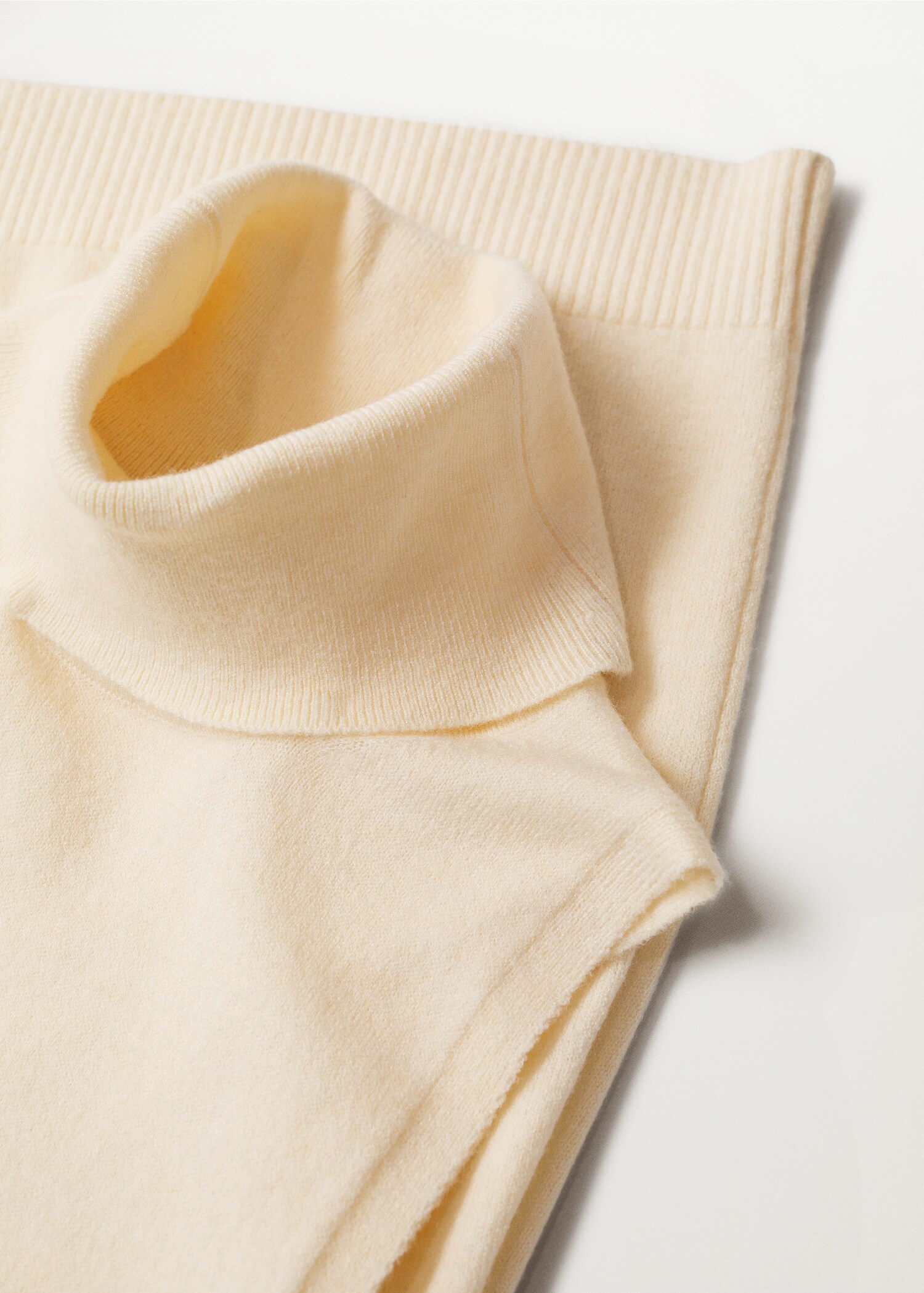 Turtleneck knit top - Details of the article 8