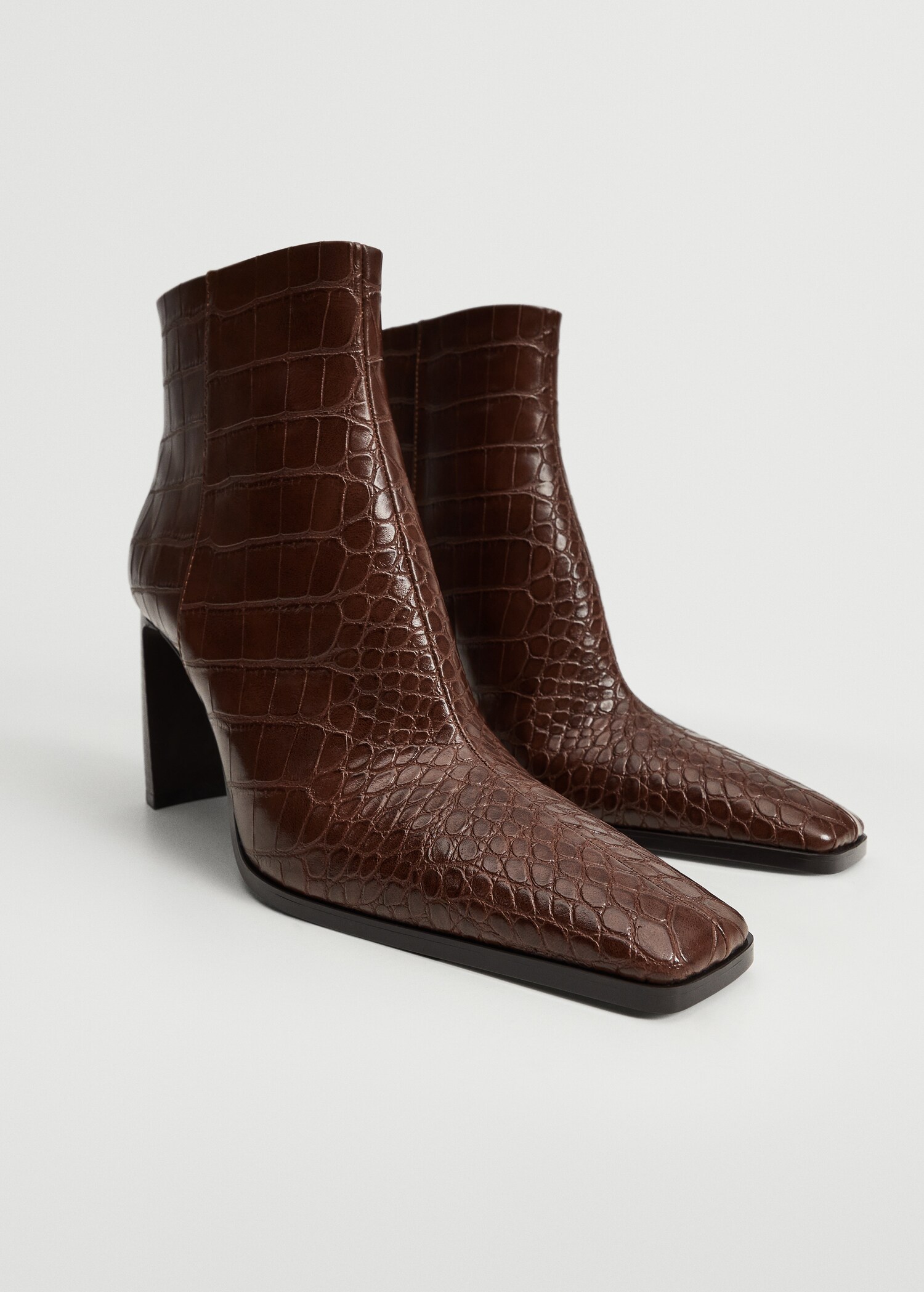 Pointed heel ankle boot - Medium plane