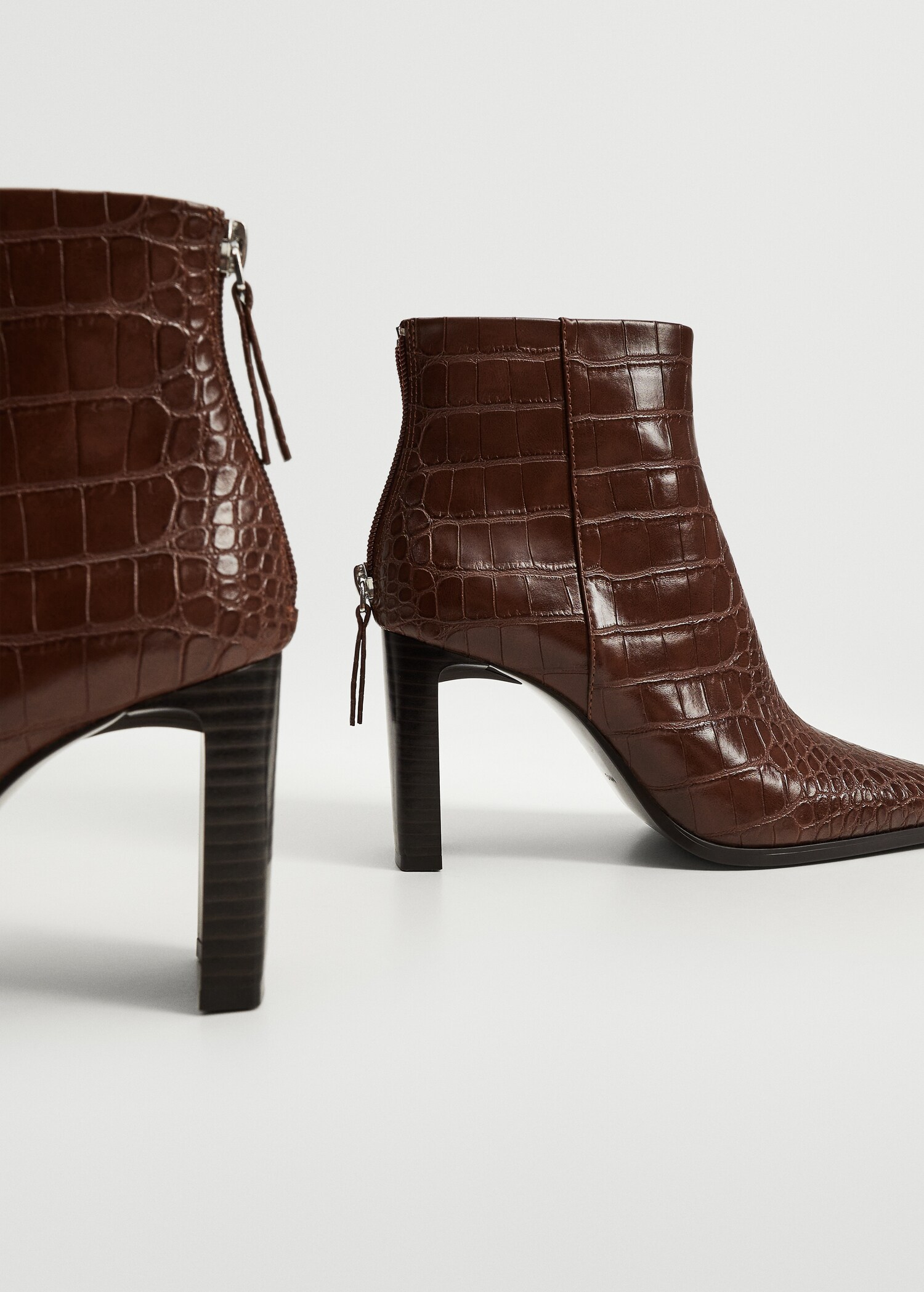 Pointed heel ankle boot - Details of the article 4