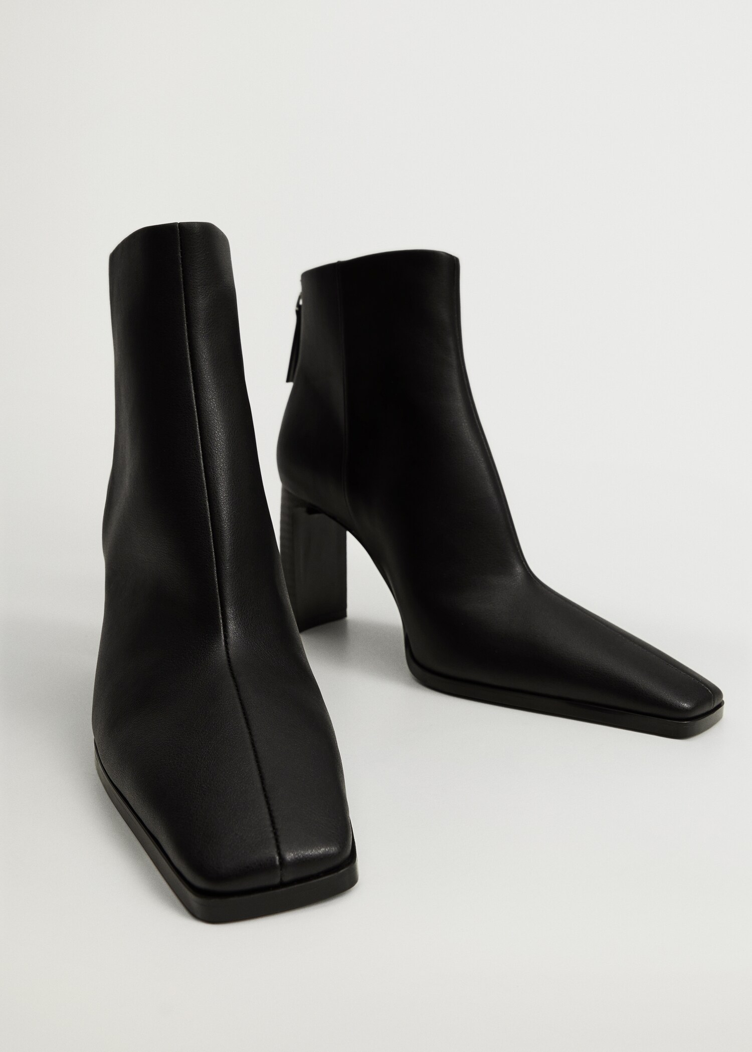 Pointed heel ankle boot - Medium plane