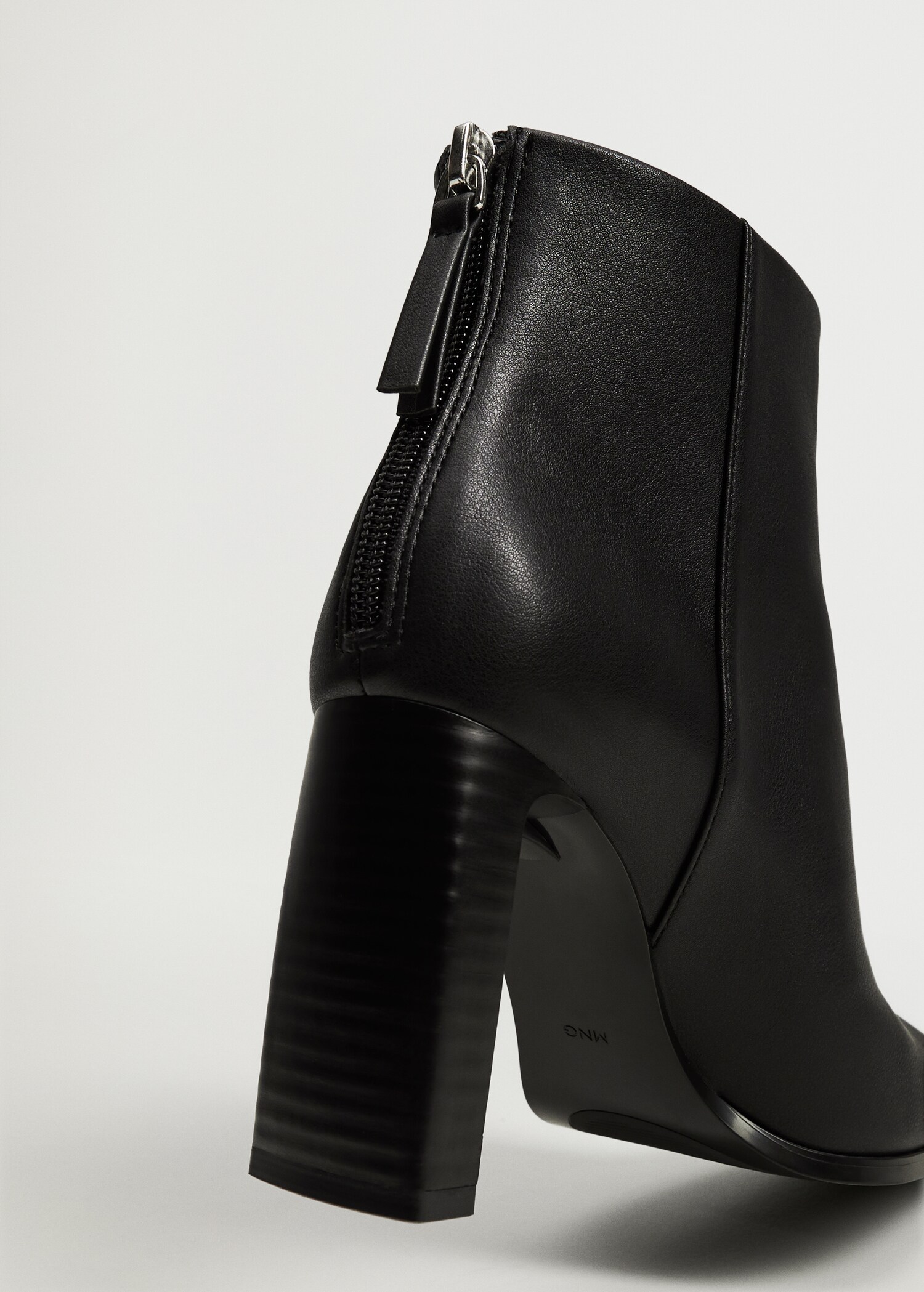 Pointed heel ankle boot - Details of the article 2