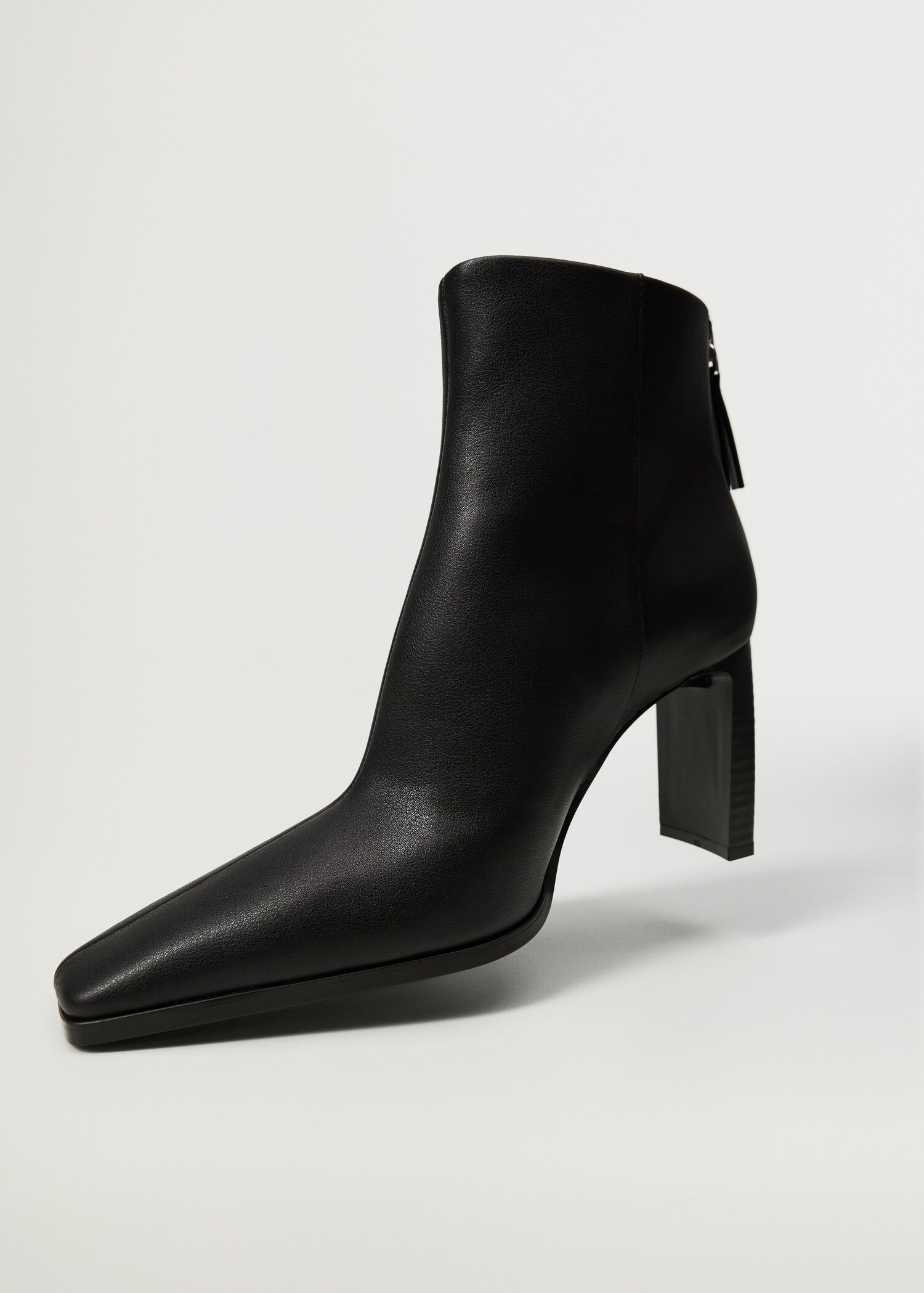 Pointed heel ankle boot - Details of the article 4