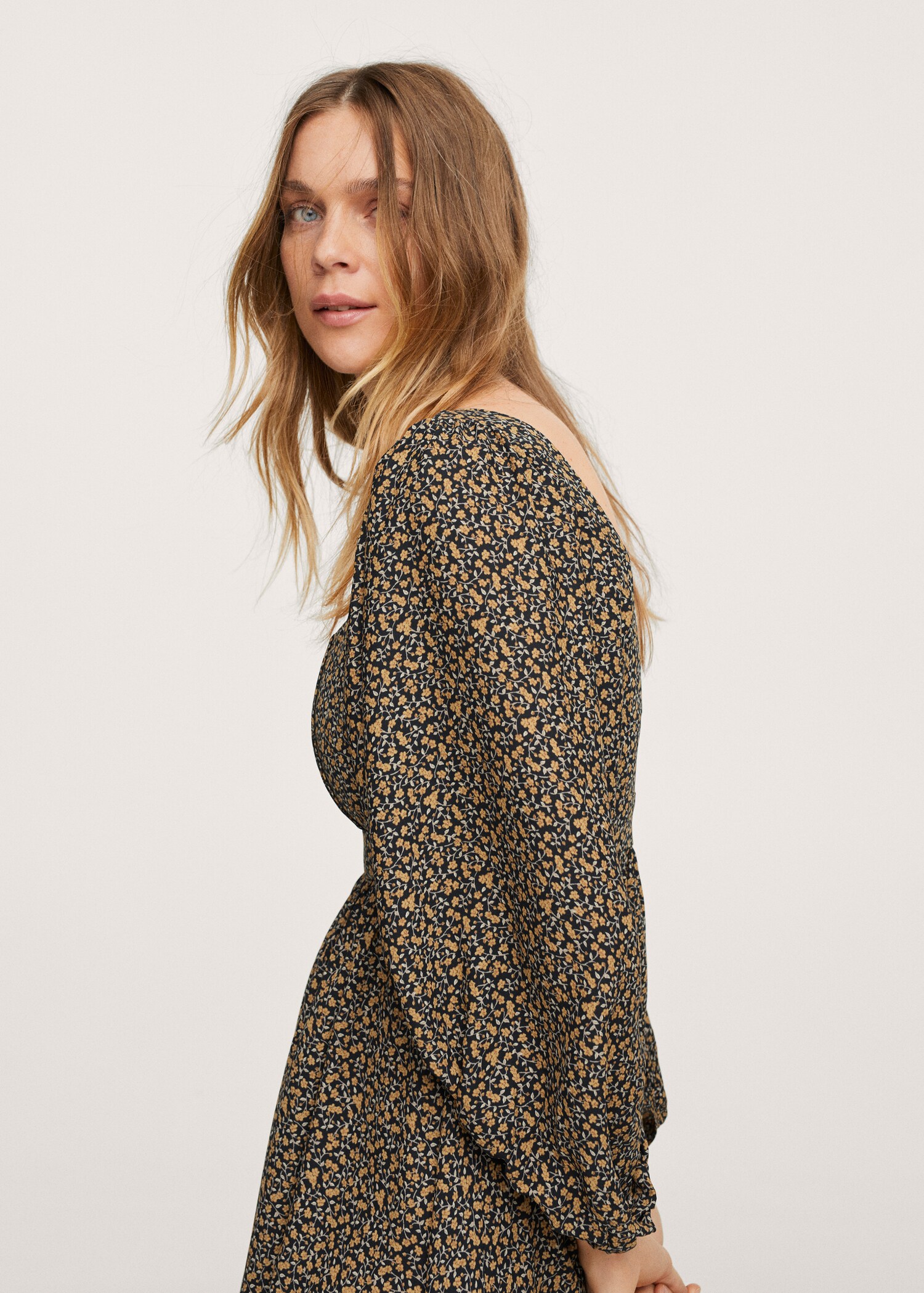 Puffed sleeves dress - Details of the article 1