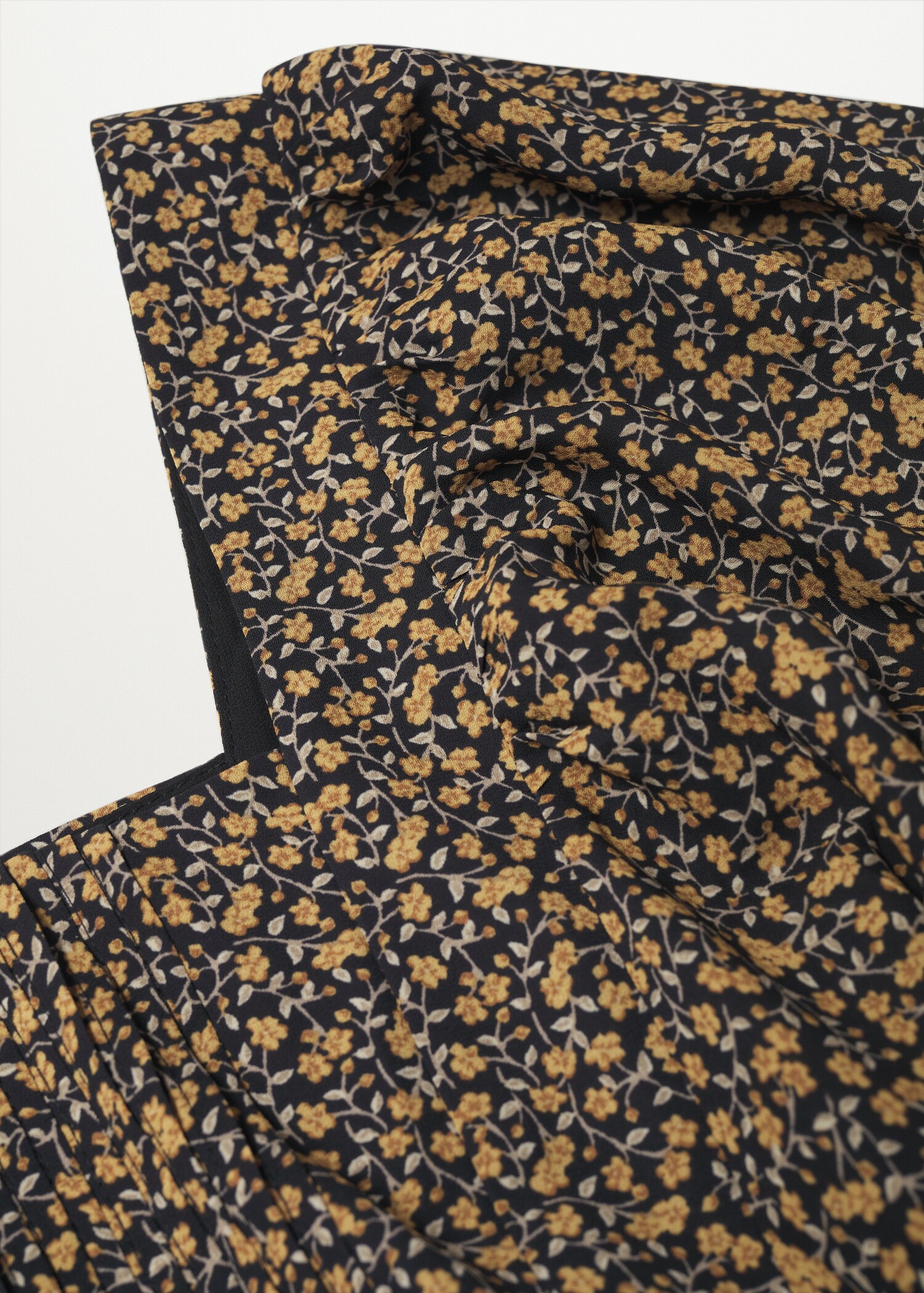 Puffed sleeves dress - Details of the article 8