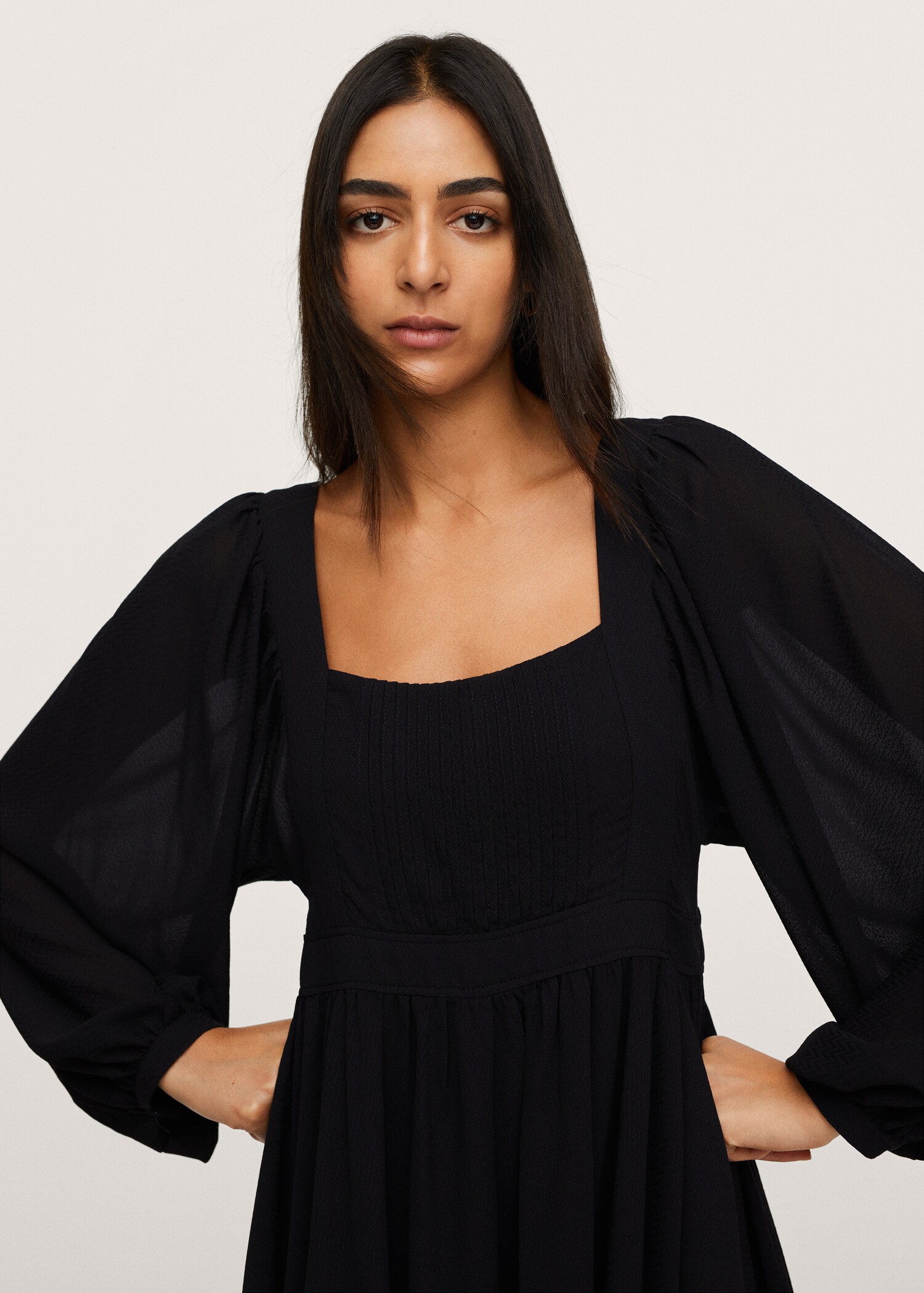 Puffed sleeves dress - Details of the article 1