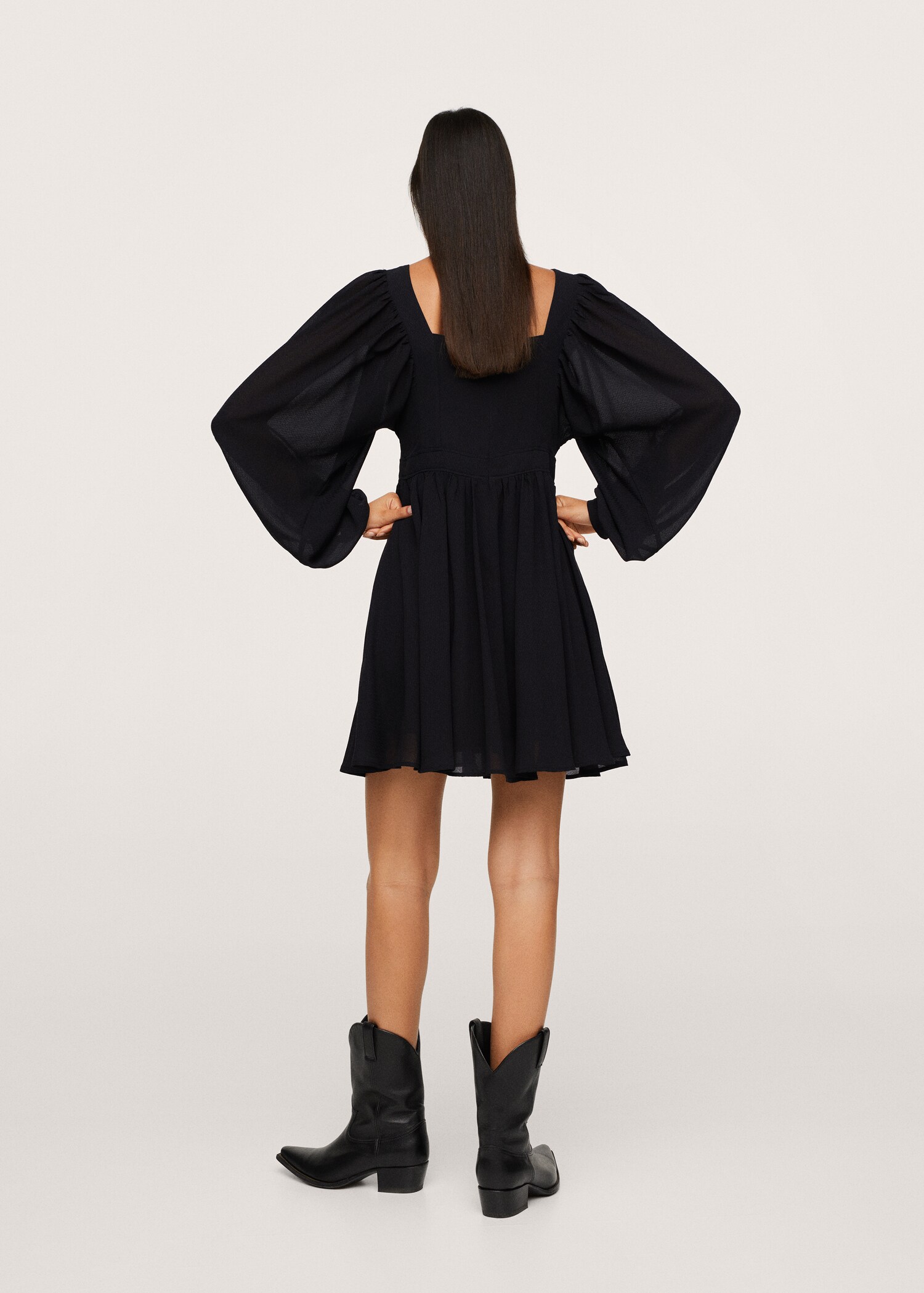 Puffed sleeves dress - Reverse of the article