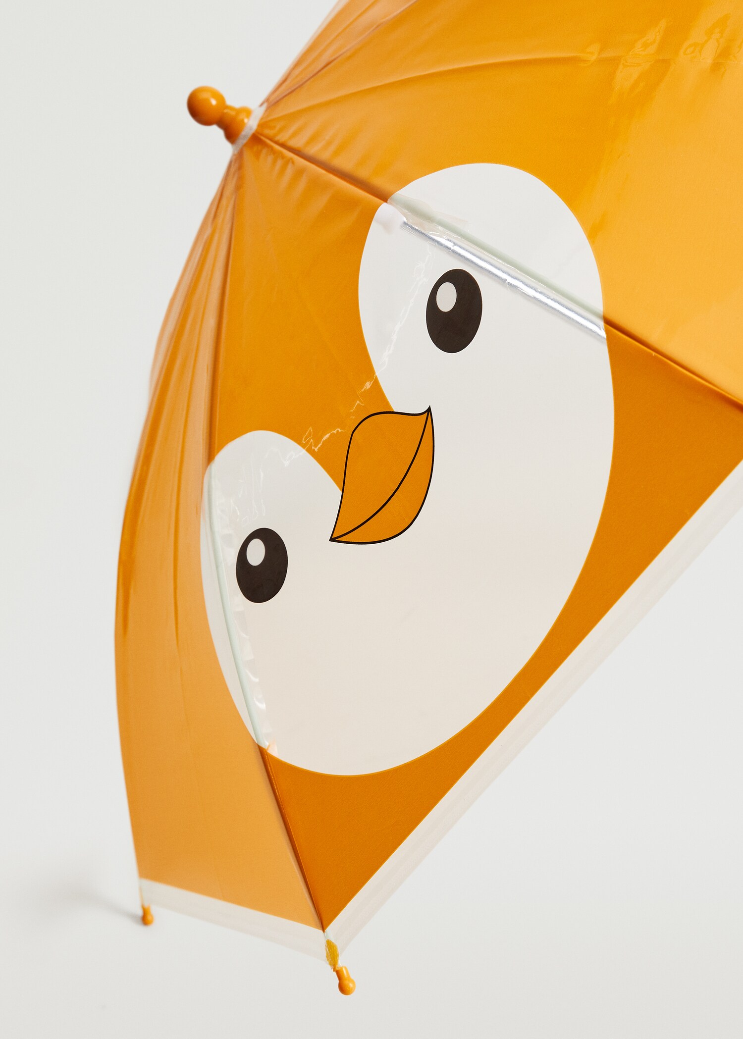 Paraguas pingüino - Plano medio