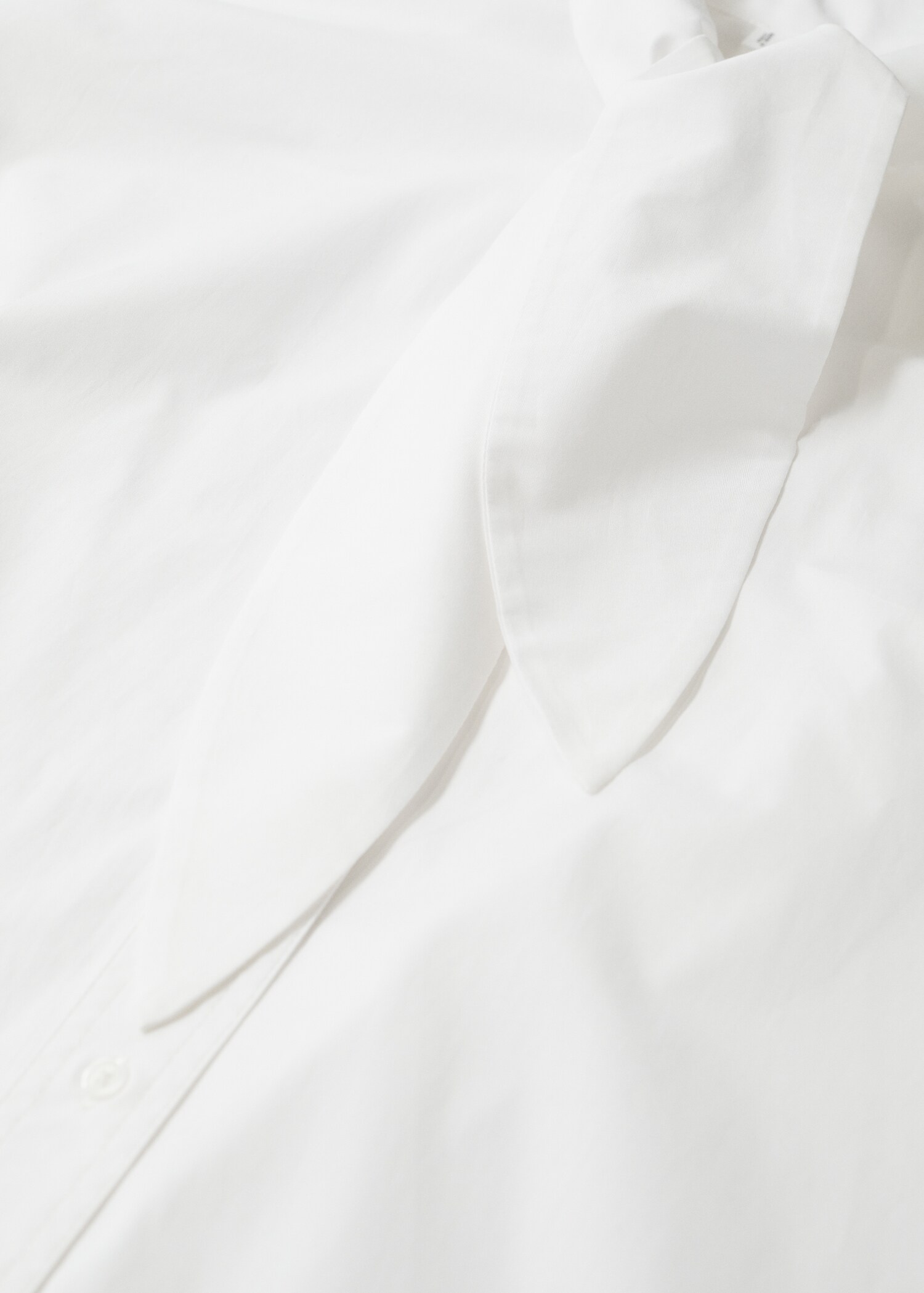 Bow neck shirt - Details of the article 8