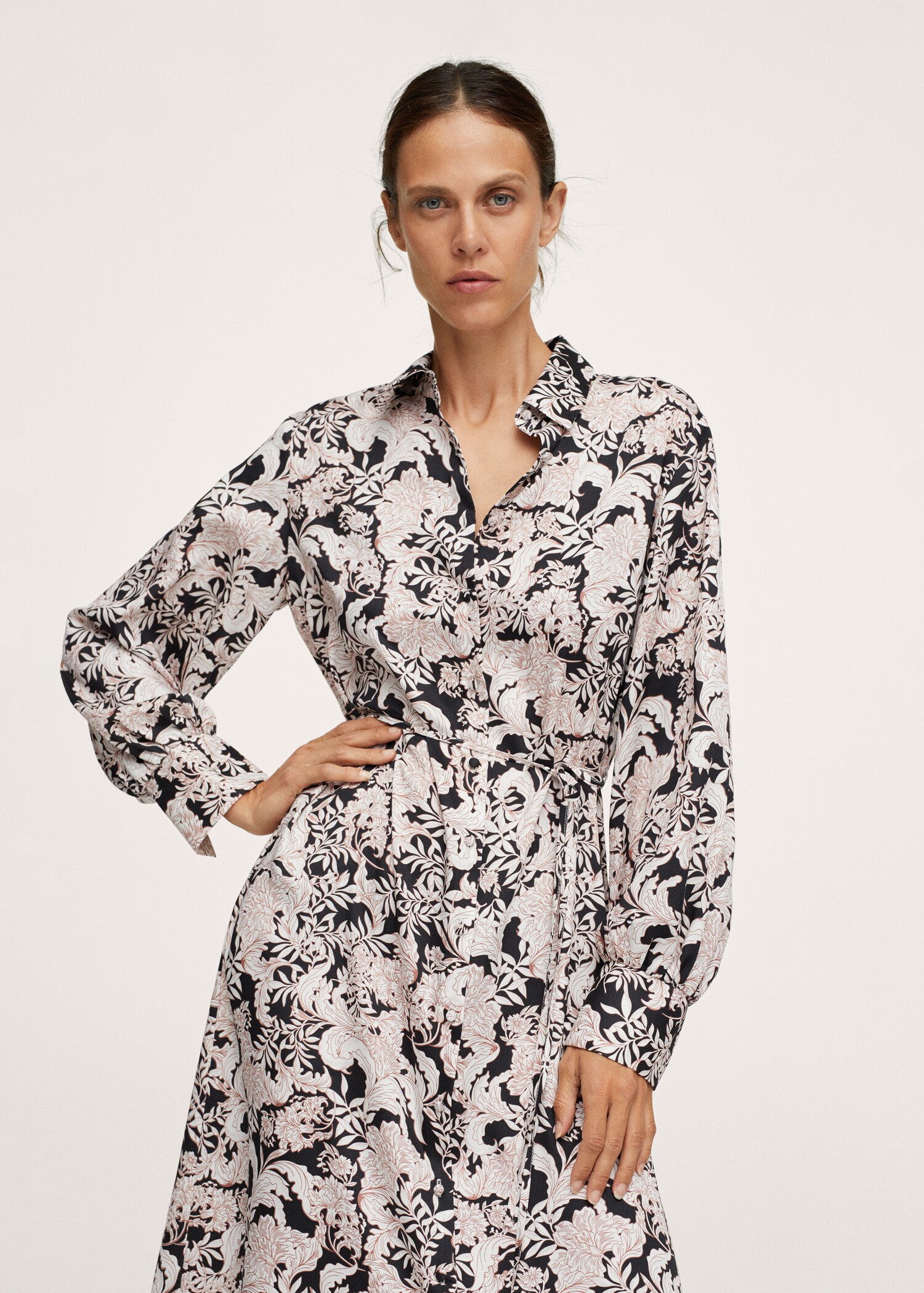 Vestido camisero estampado - Plano medio
