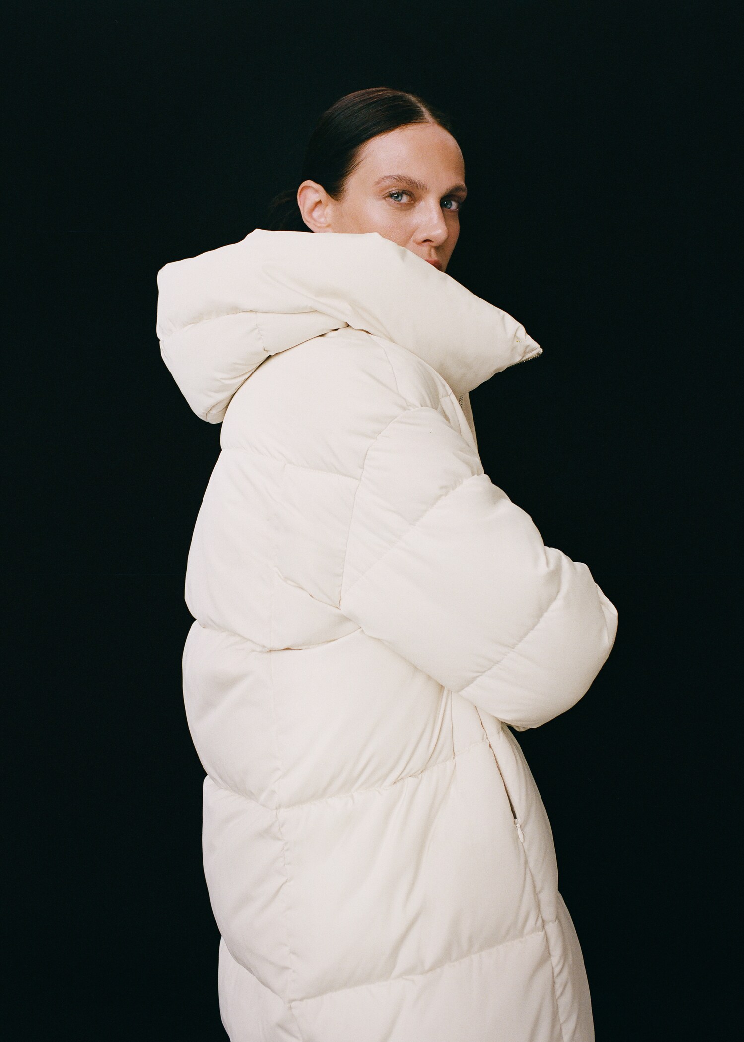 Hood quilted coat - Details of the article 5