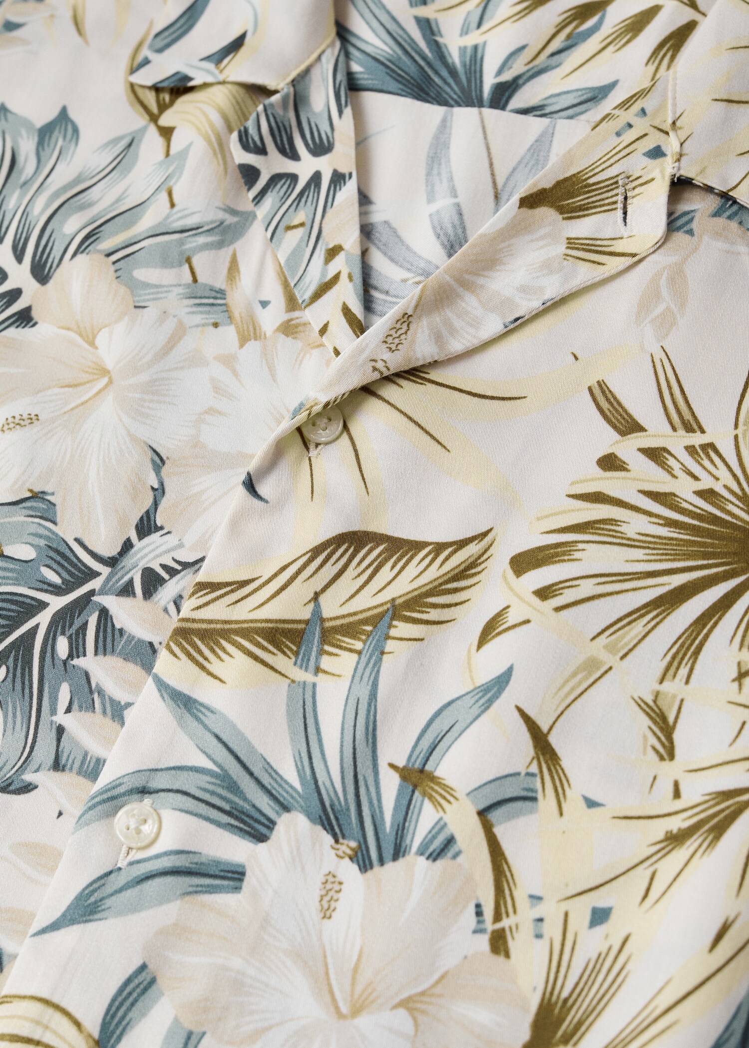 Hawaiian flowy shirt - Details of the article 8