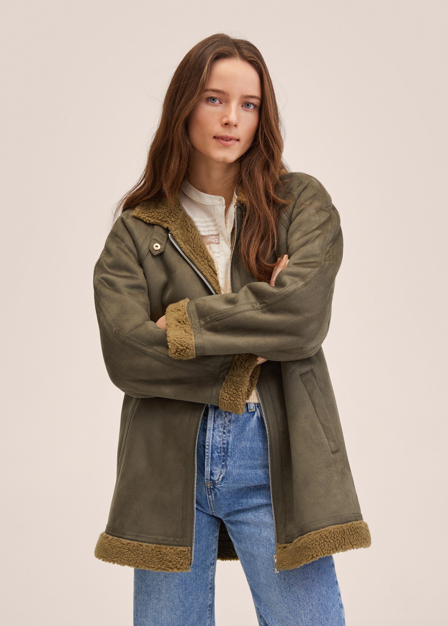 Abrigo oversize doble faz - Plano medio